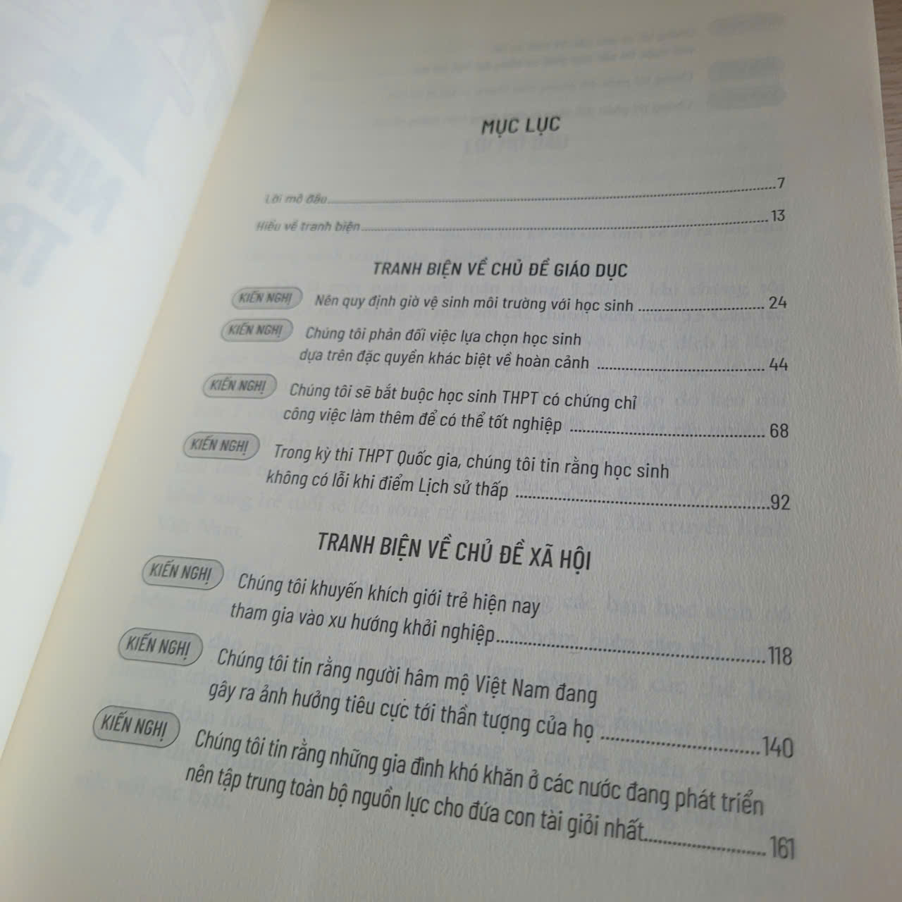 Những Cuộc Tranh Biện Nảy Lửa	Trường Teen - Sống Publishing 524889