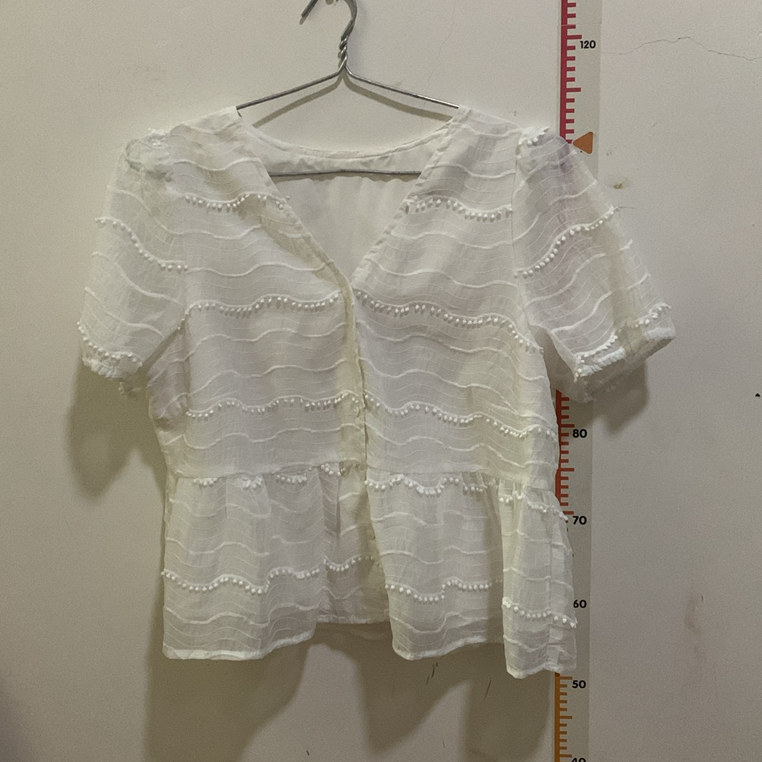 Áo sơ mi trắng voan thêu size XL mới 99%