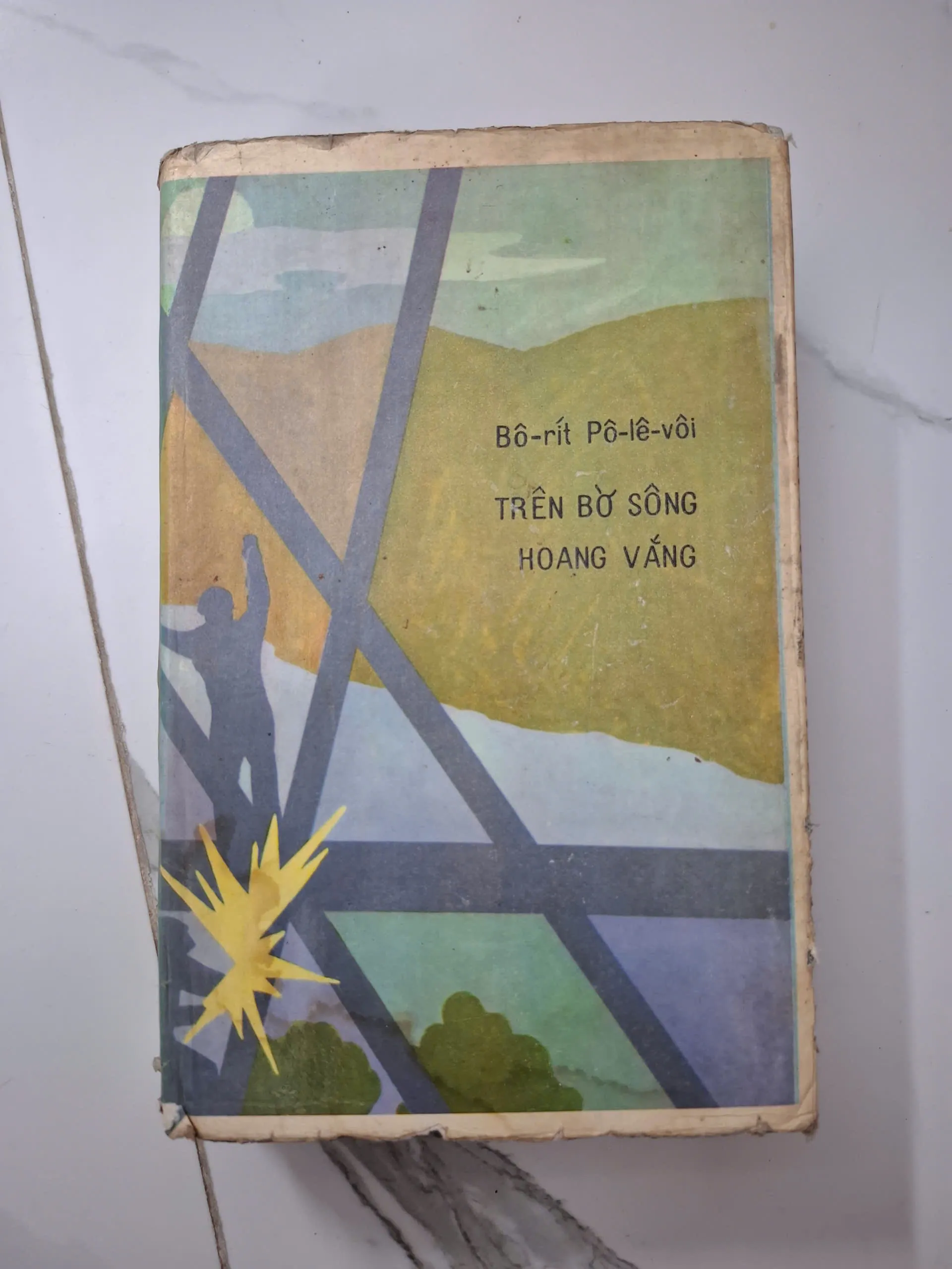 Trên bờ sông hoang vắng - Bô-rít Pô-lê-vôi - Tiểu thuyết/Văn học Nga