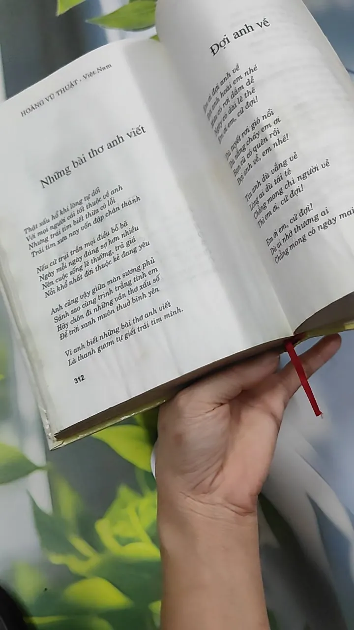 Thơ Tình Tinh Tuyển Việt Nam Và Thế Giới 750813