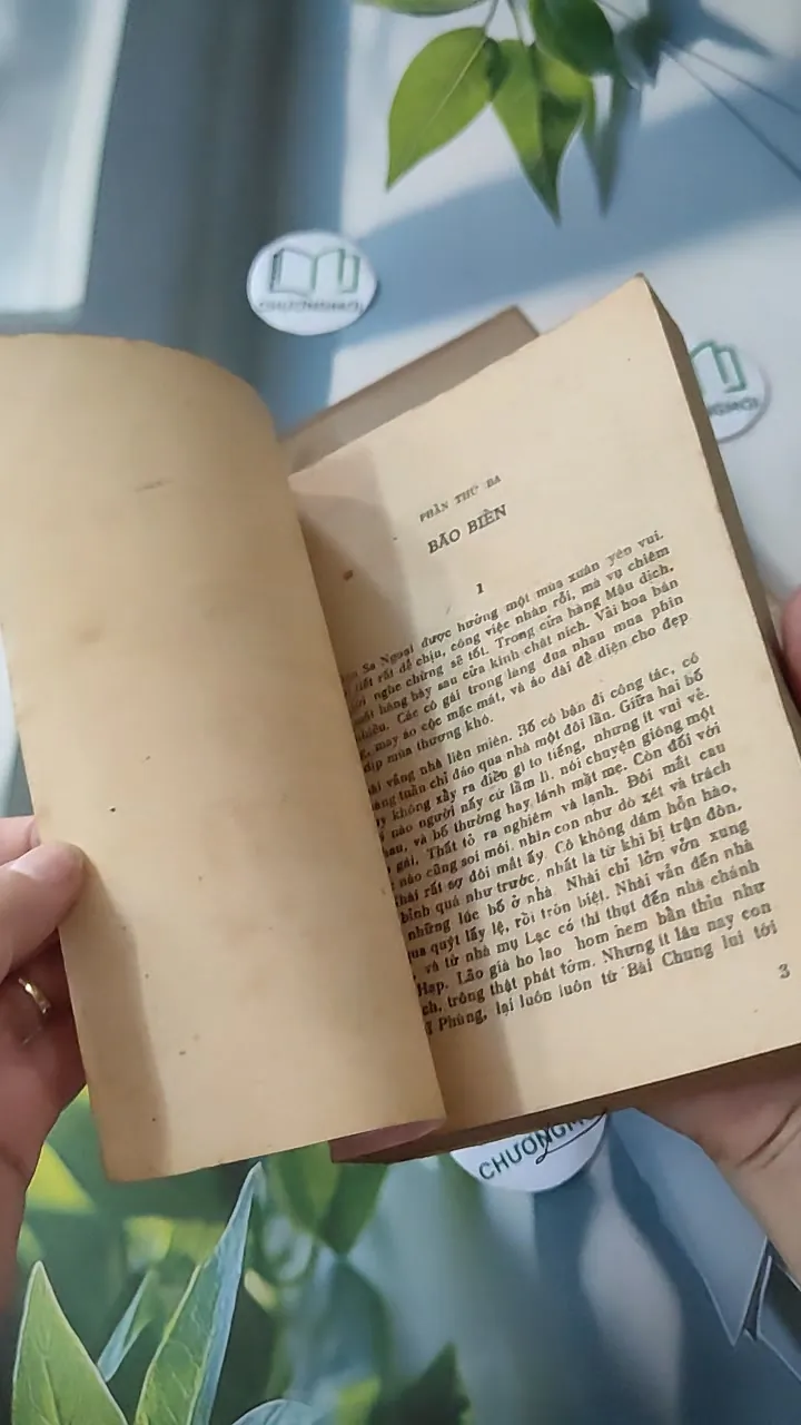 [MIỄN PHÍ BỌC SÁCH] [XƯA] Bộ Bão Biển 1, 2 (1982) - Chu Văn 997622