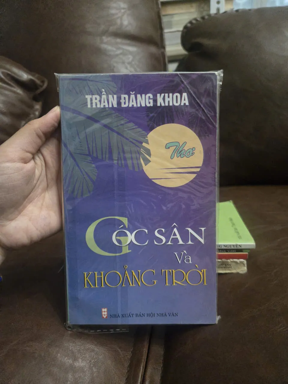 GÓC SÂN VÀ KHOẢNG TRỜI