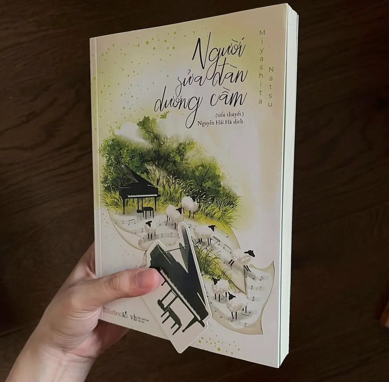 Người sửa đàn dương cầm - Miyashita Natsu (kèm bookmark)