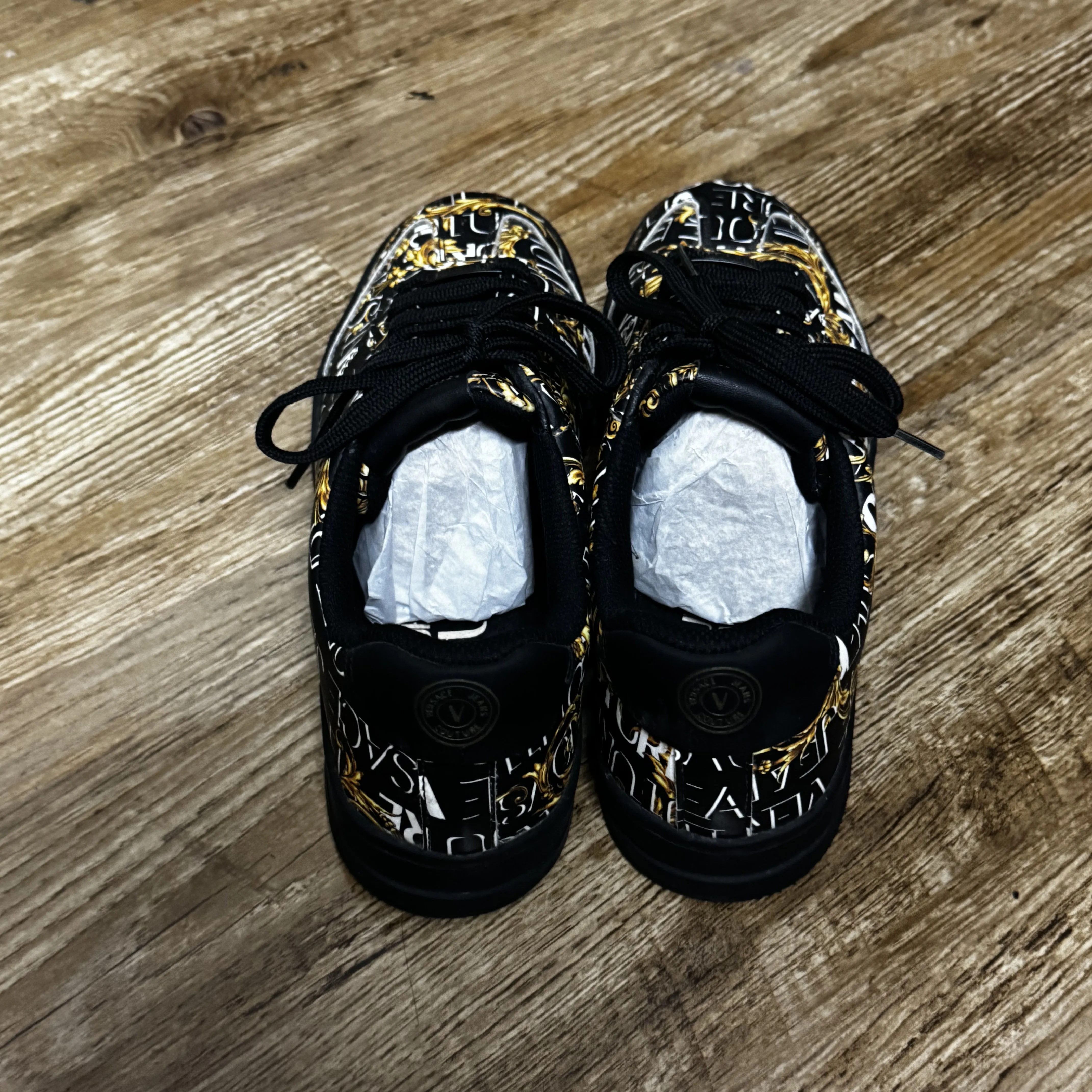 Thanh lý giày versace chính hãng gần như mới – Size 42 – Full box – Giá tốt 995015