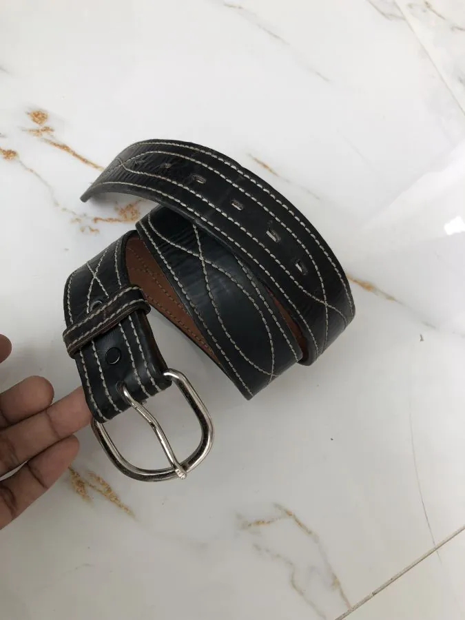 Dây thắt lưng da . mã  56317 .