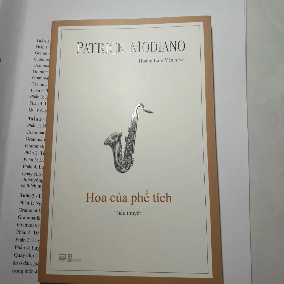 Hoa của phế tích - Patrick Modiano