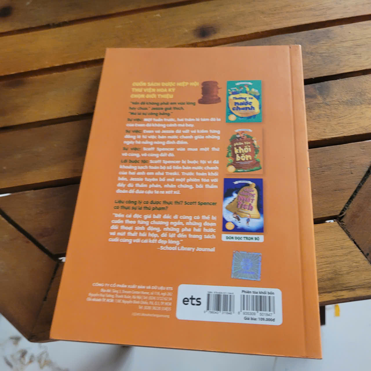 Phiên tòa khối bốn	Jacqueline Davies 522010