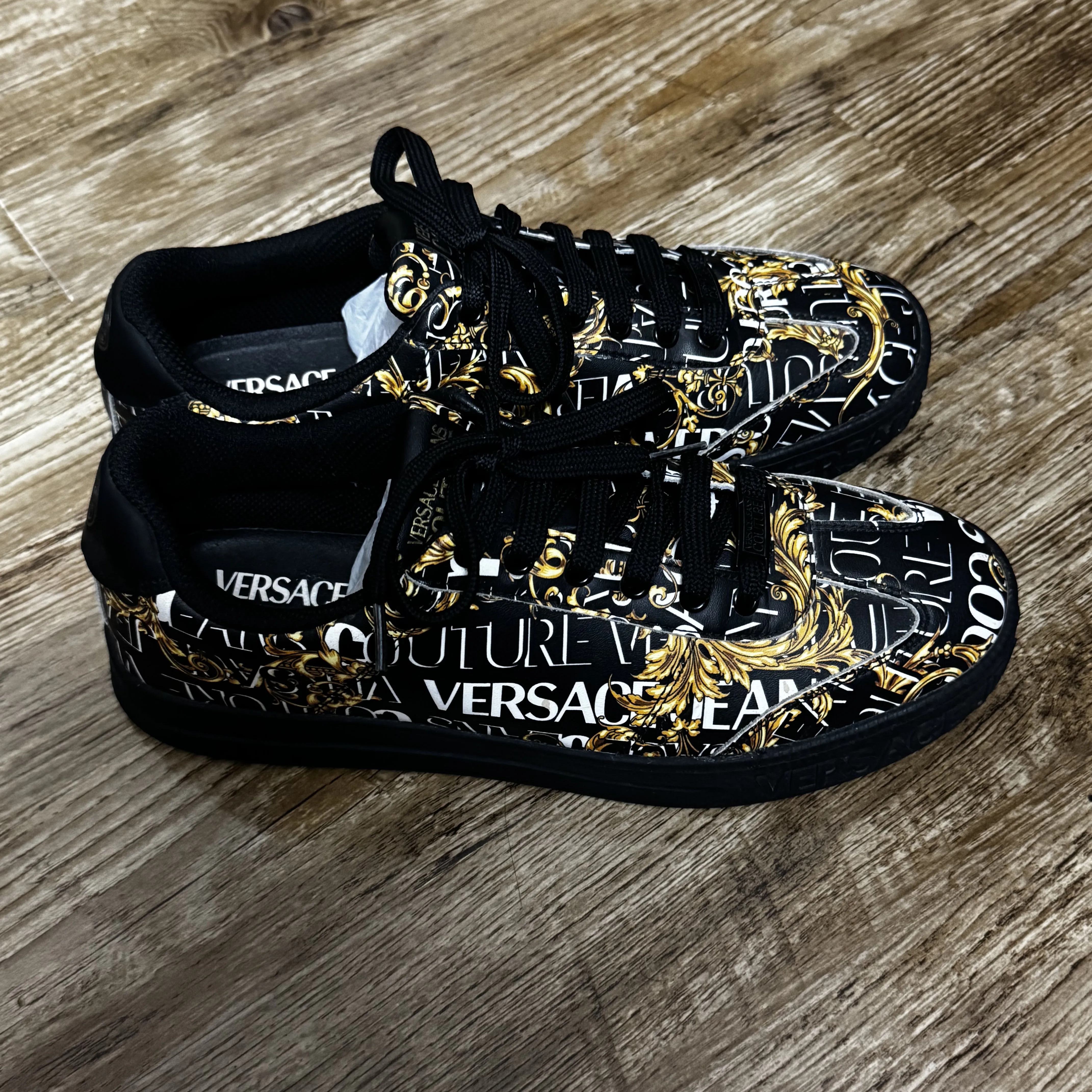 Thanh lý giày versace chính hãng gần như mới – Size 42 – Full box – Giá tốt 995015