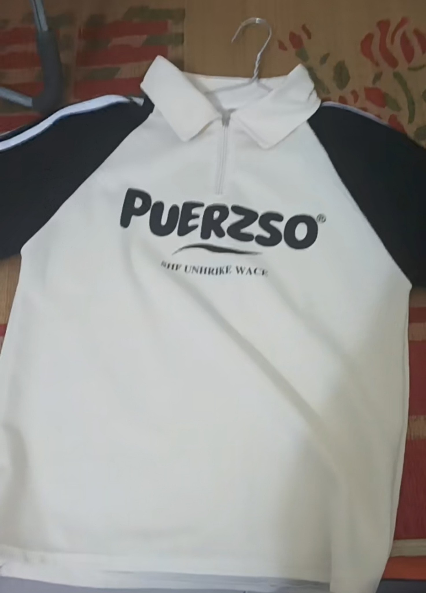 Áo Polo có khóa kéo tay lỡ PUERZSO, size L, màu be phối đen 69399