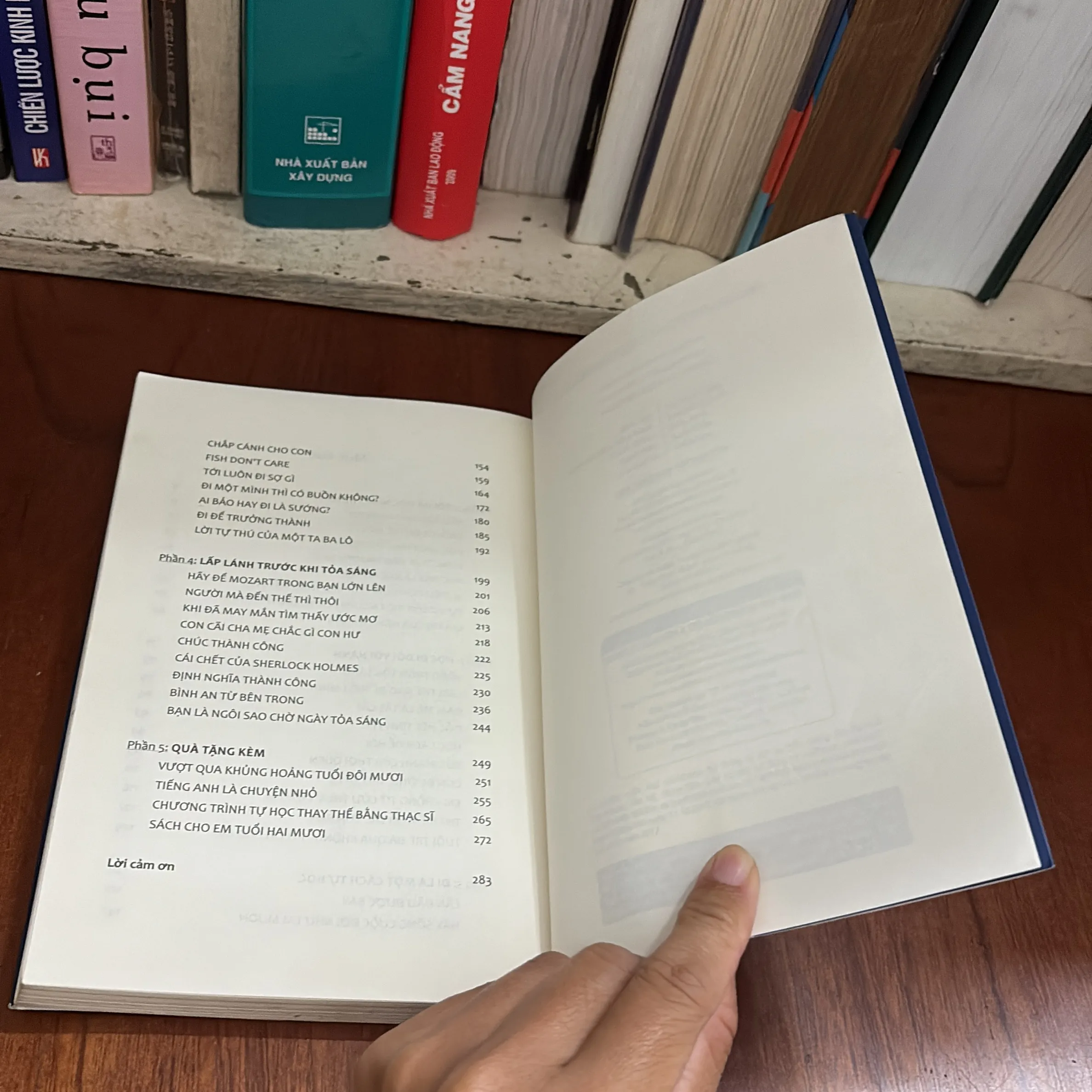 II Sách Kỹ Năng: Tuổi Trẻ Đáng Giá Bao Nhiêu? - ROSIE NGUYỄN - 2017 640133