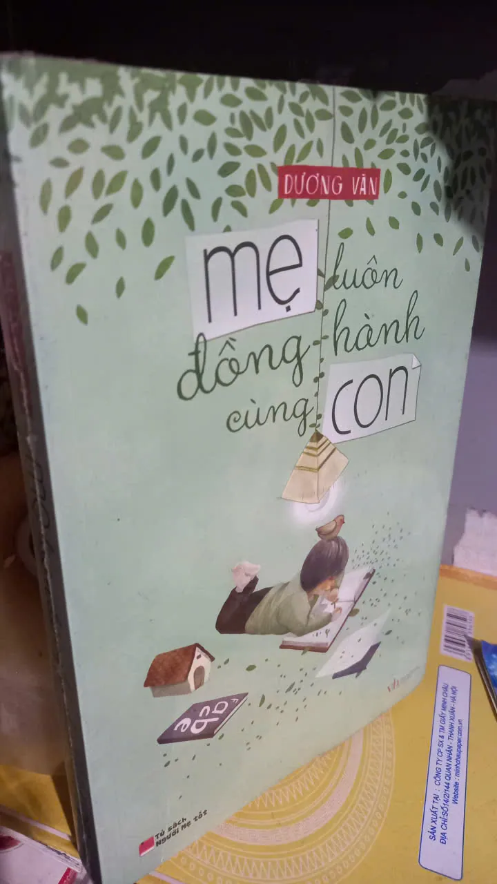 mẹ luôn đồng hành cùng con