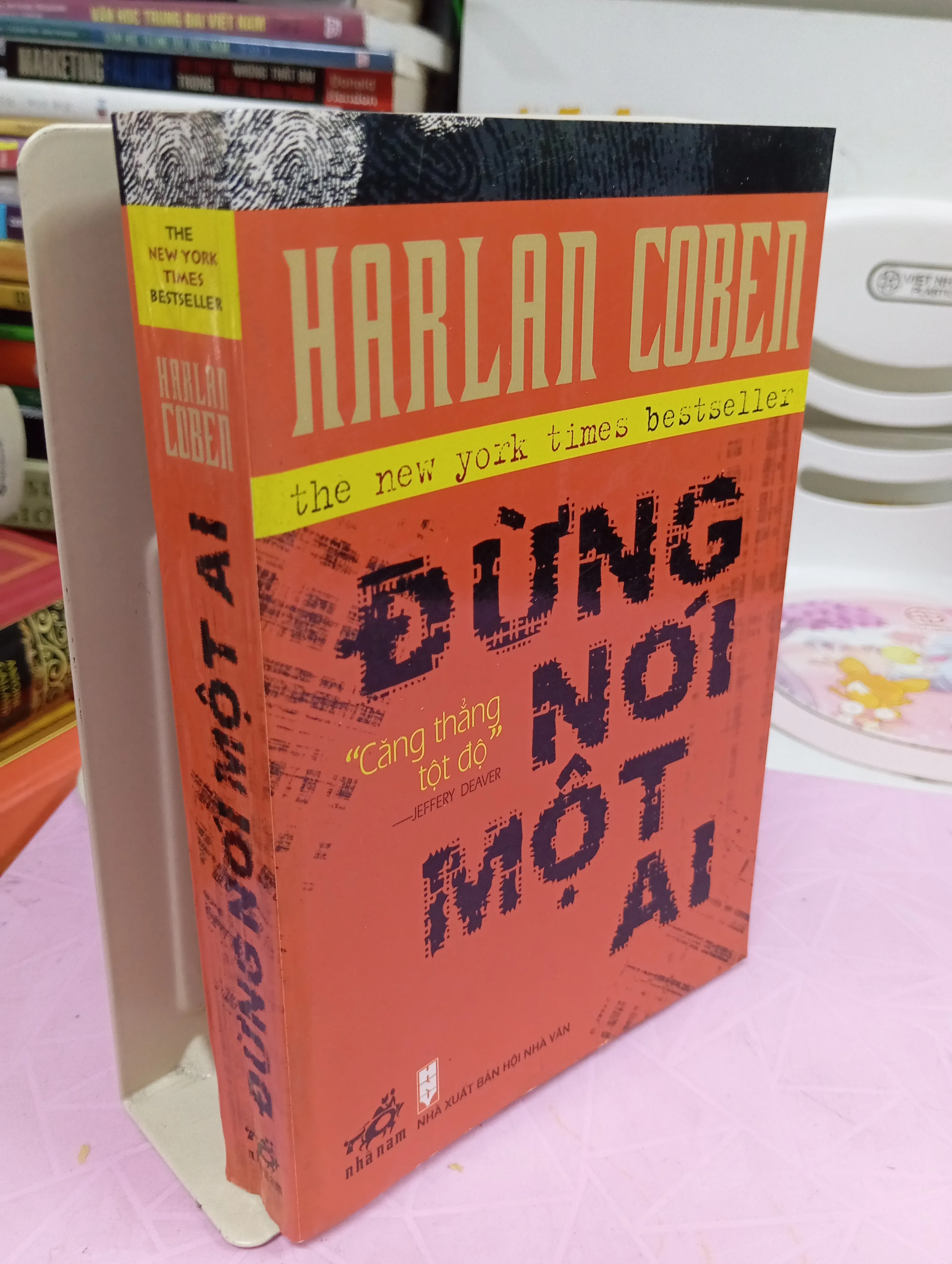 Đừng Nói Một Ai – Tiểu thuyết trinh thám gay cấn của Harlan Coben