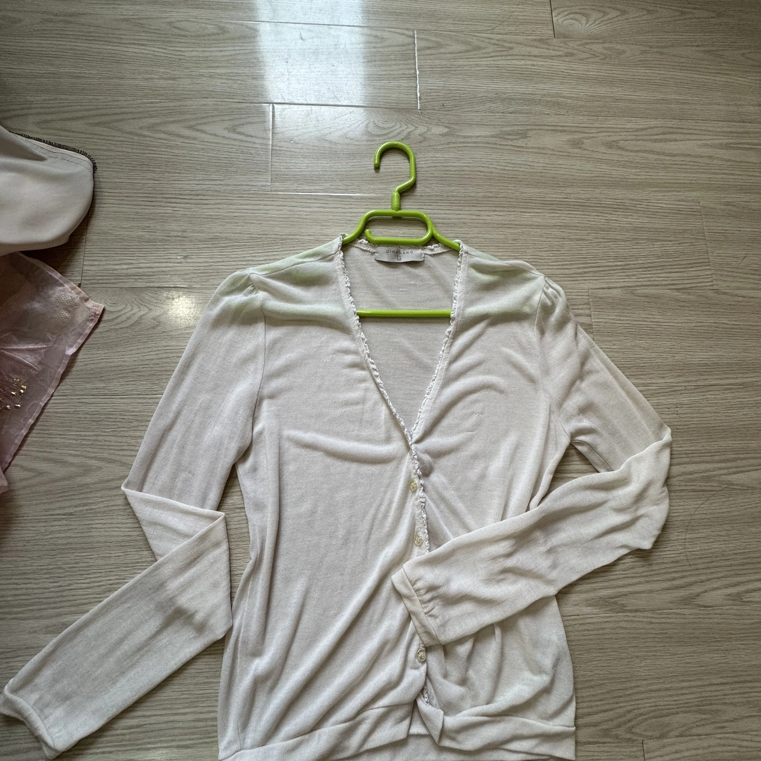 Cho tặng đồ trẻ em người lớn 1008438