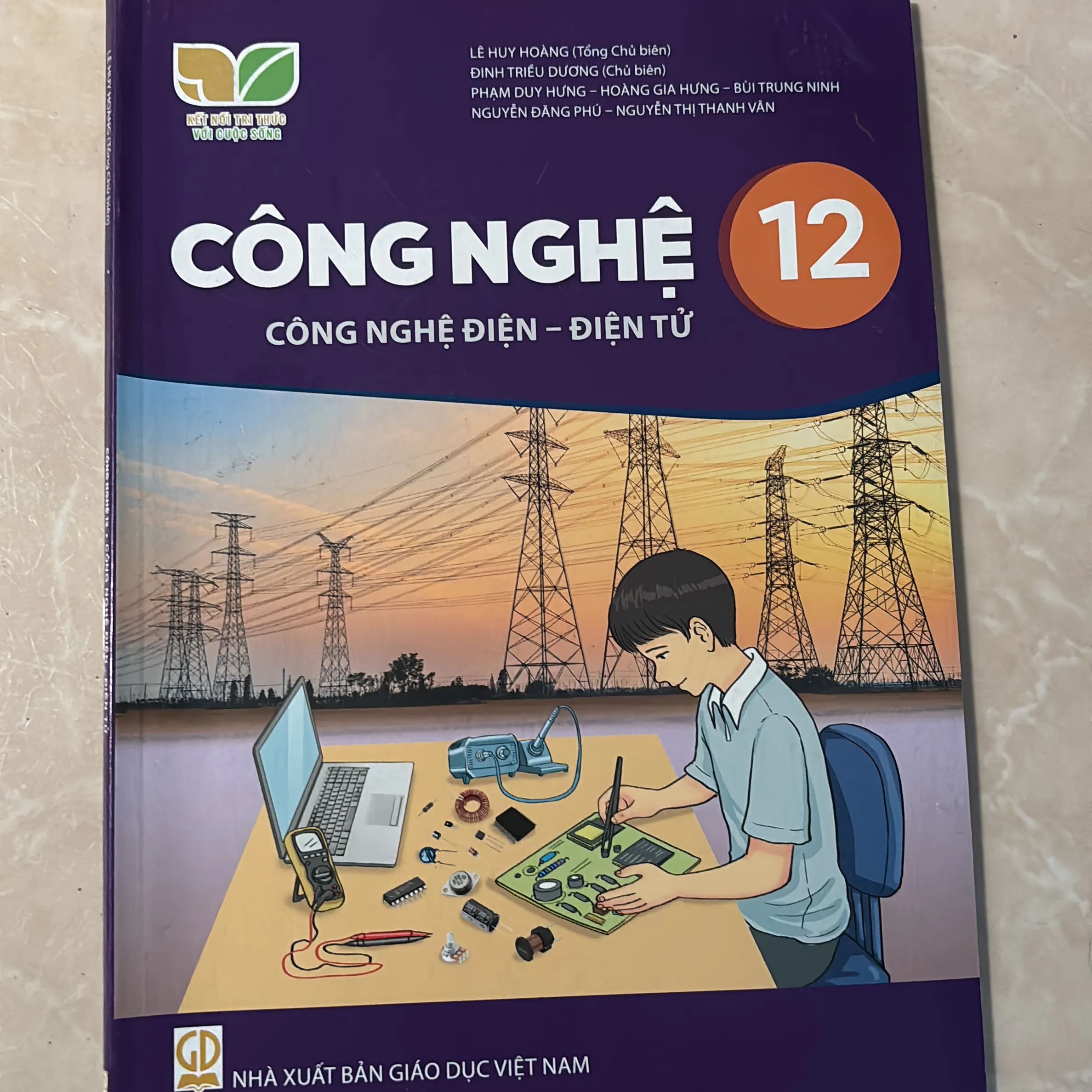 Công nghệ 10 và 12