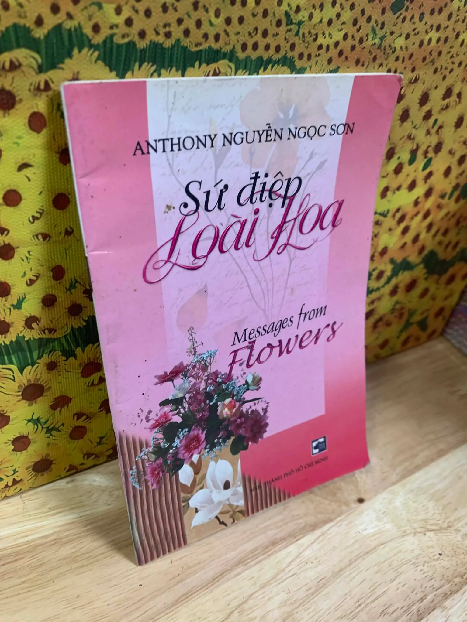 Sách tặng KÈM cho khách CÓ ĐƠN (mỗi đơn có thể chọn 1 cuốn) - Sứ Điệp Loài Hoa