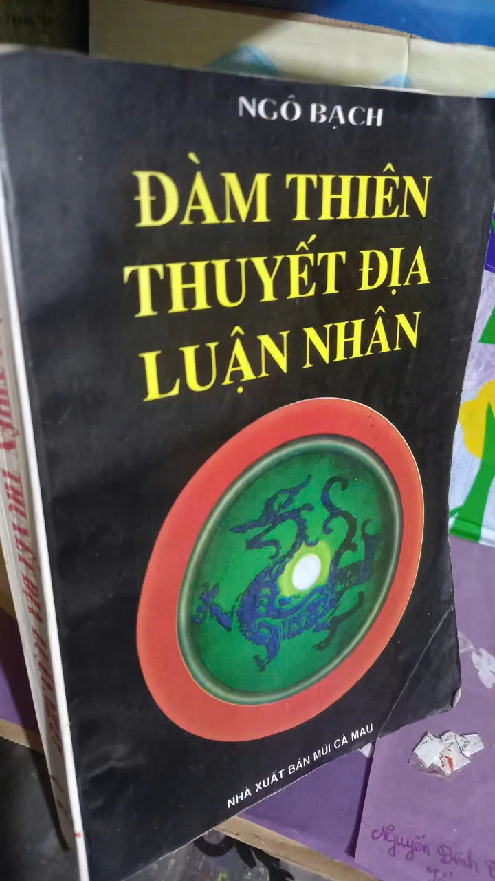đàm thiên thuyết địa luận nhân
