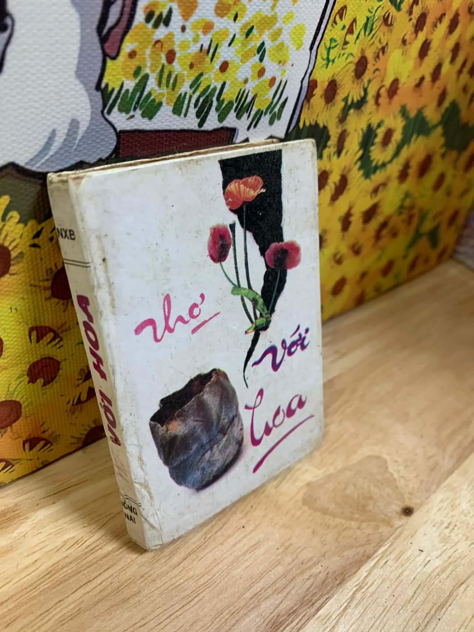 Sách tặng KÈM cho khách CÓ ĐƠN (mỗi đơn có thể chọn 1 cuốn) - Thơ Với Hoa