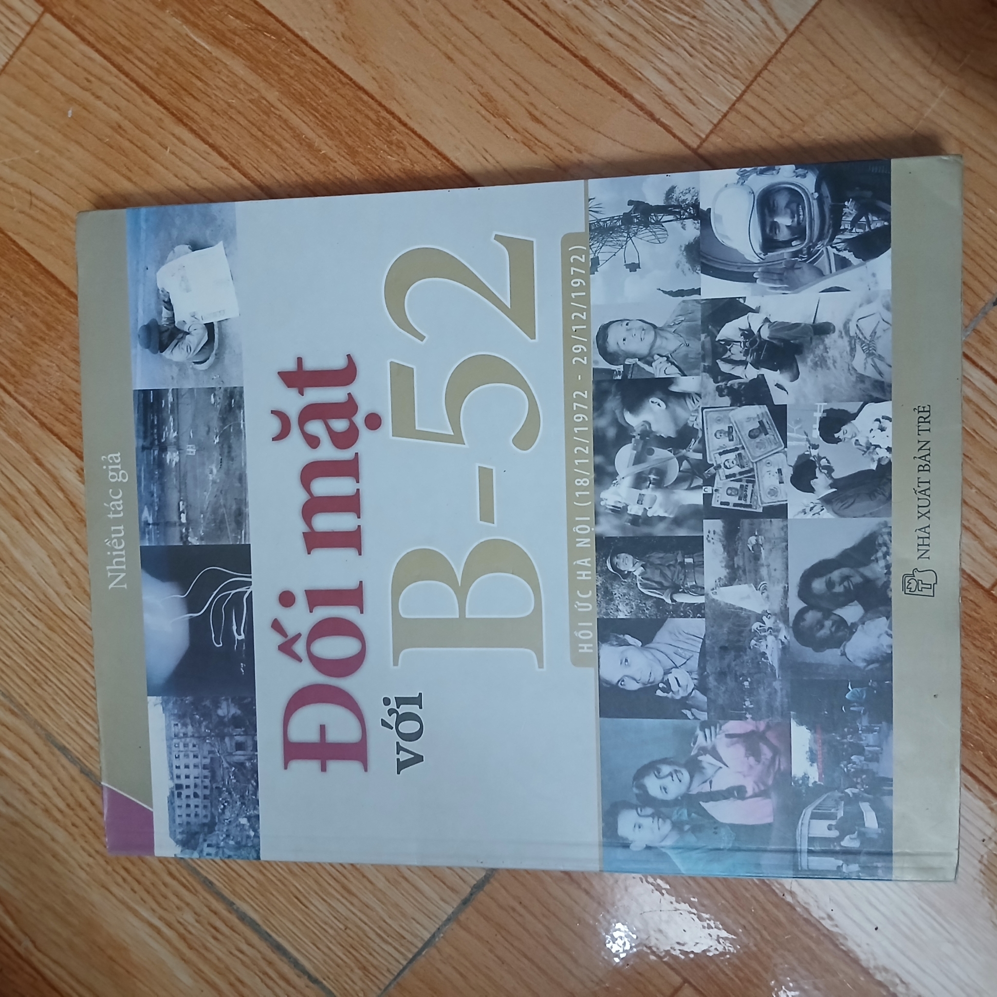 Sách Đối mặt với B52