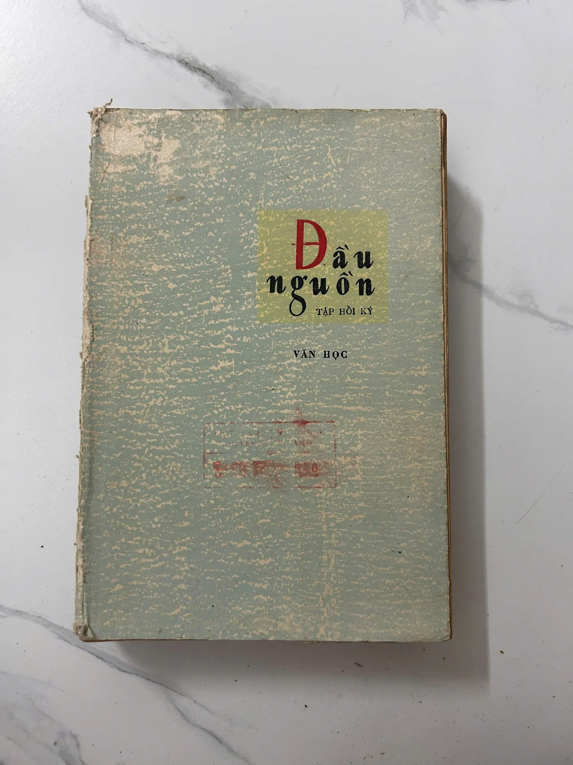 Đầu nguồn (Tập hồi ký) - Nhà xuất bản Văn học