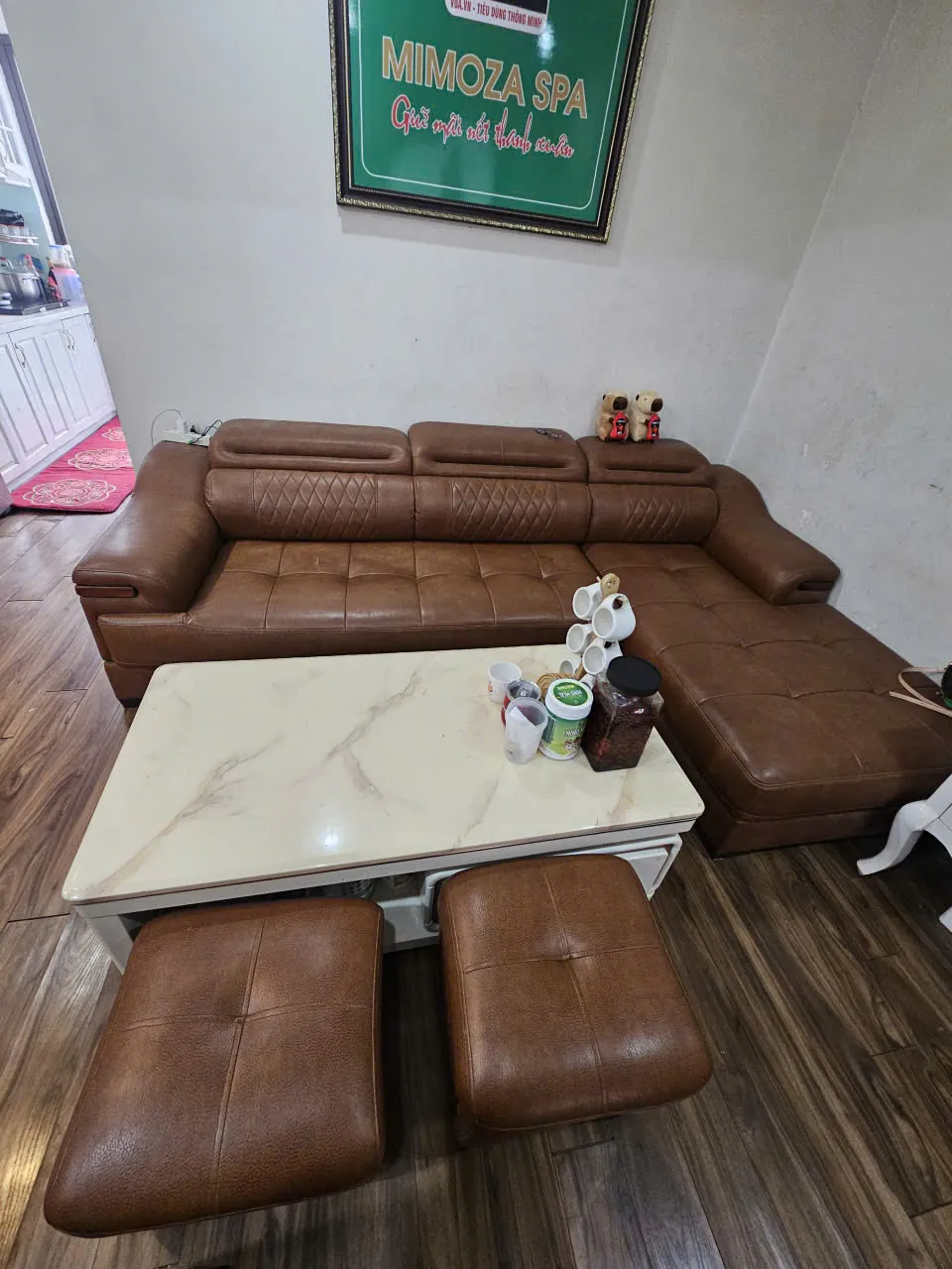 bộ sofa góc chữ L, bọc giả da bò kích thước 3 x2 m ghế. gồm ghế, bàn, 2 đôn