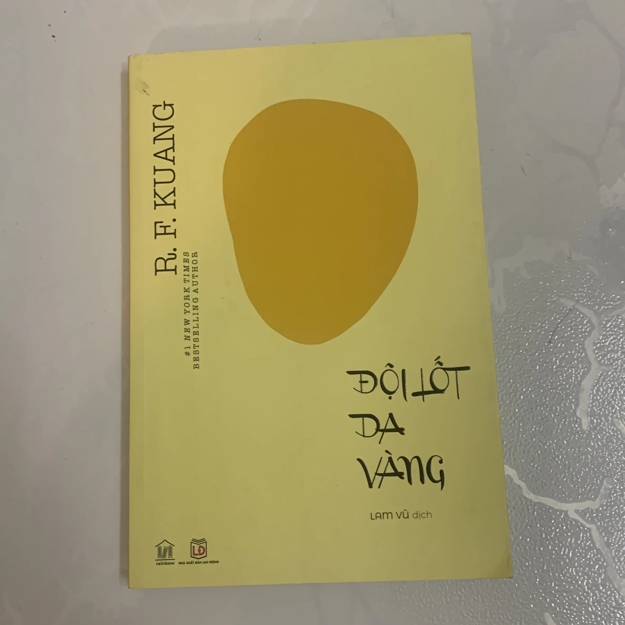 Đội lốt da vàng Yellowface R F Kuang 
