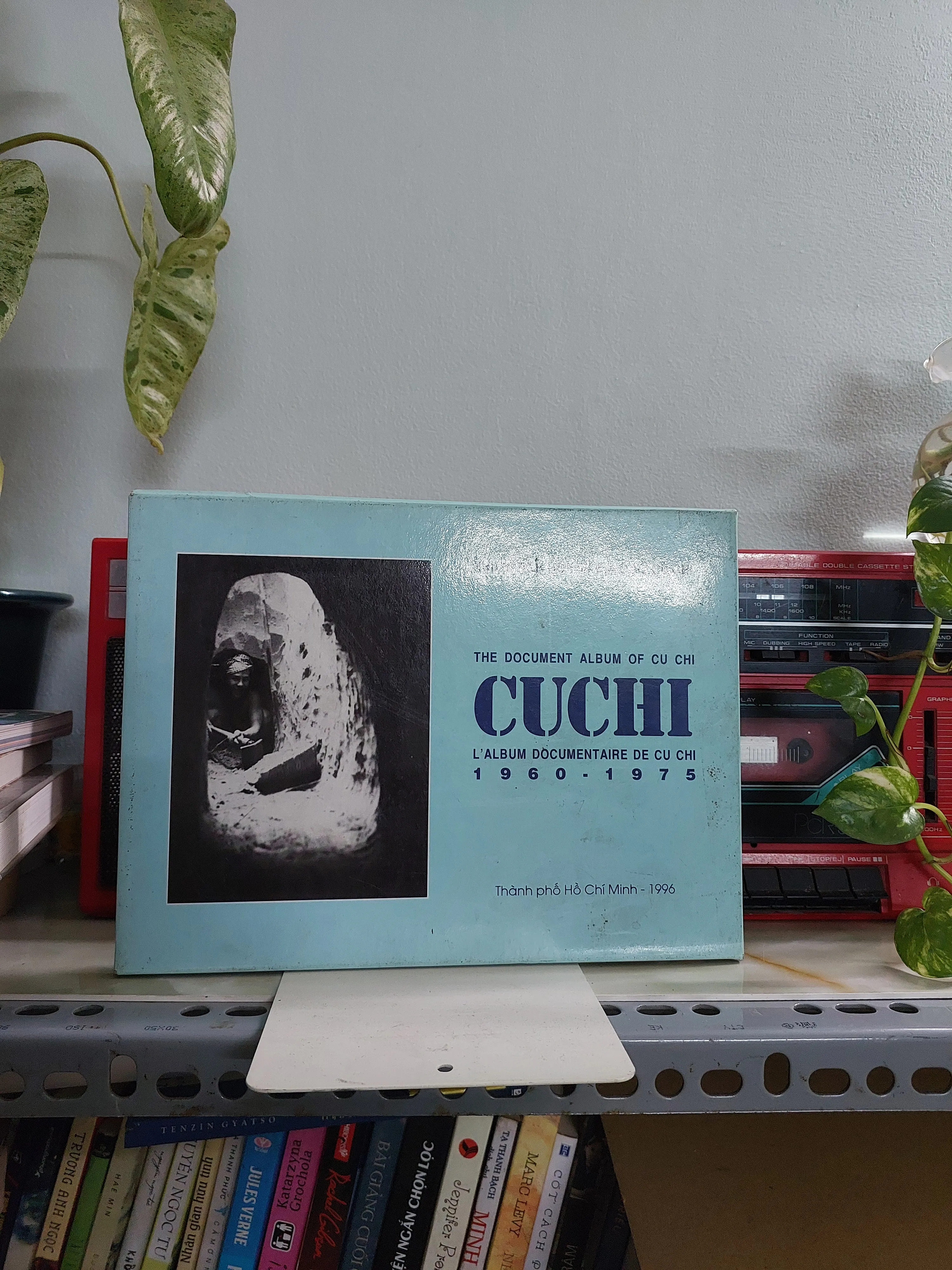 THE DOCUMENT ALBUM OF CU CHI - TƯ LIỆU VỀ CỦ CHI 