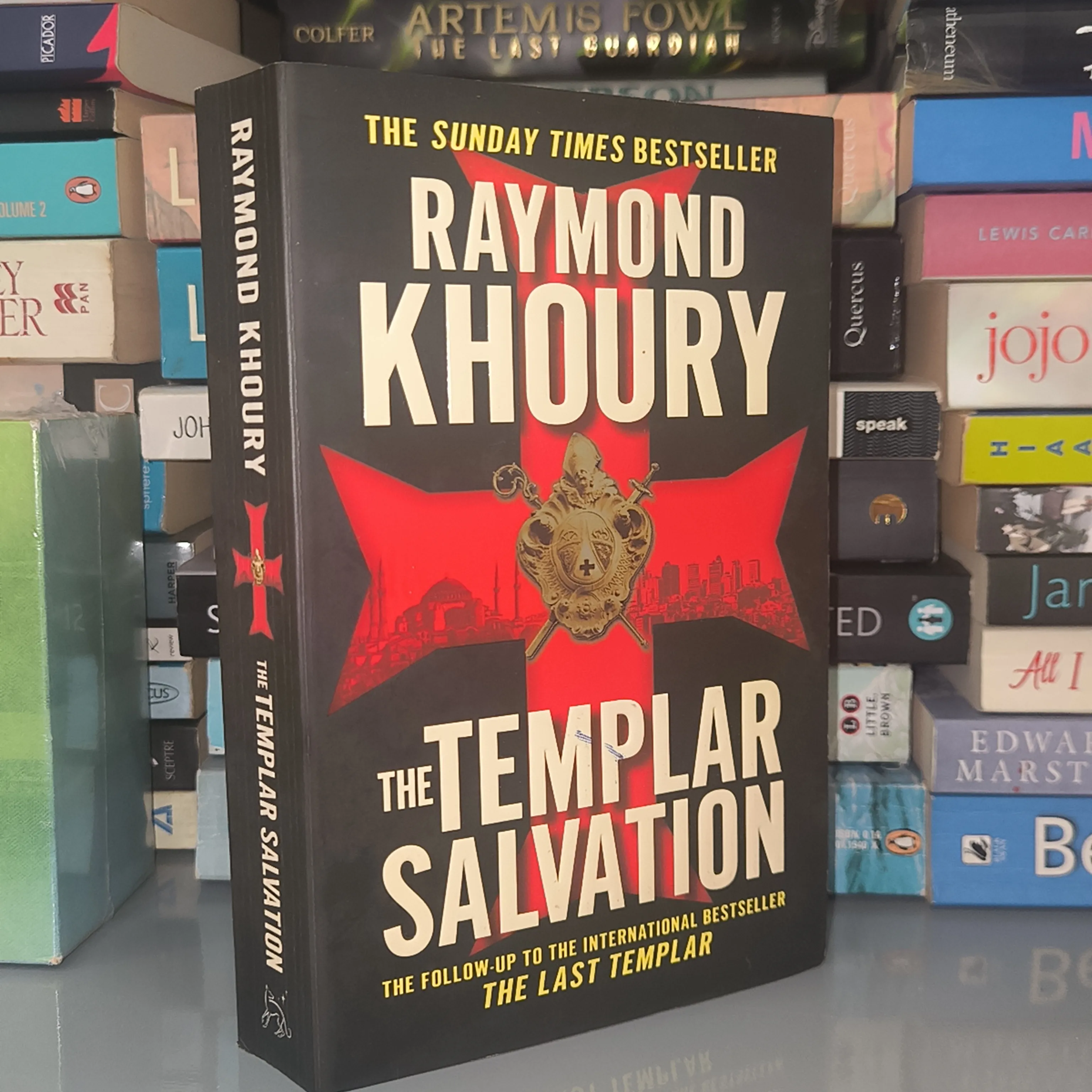 Ngoại văn giá rẻ Raymond Khoury