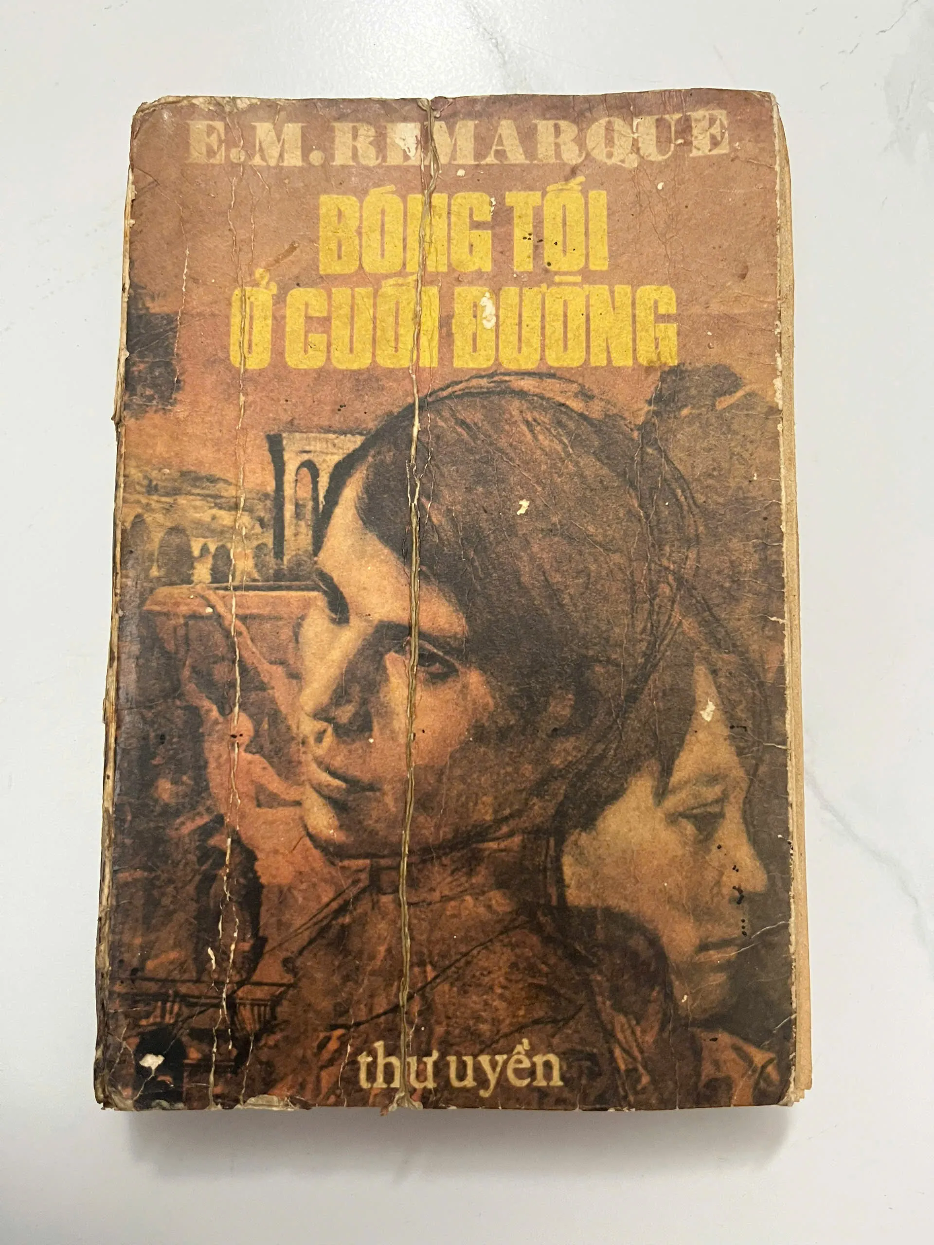 Bóng tối ở cuối đường – Erich Maria Remarque