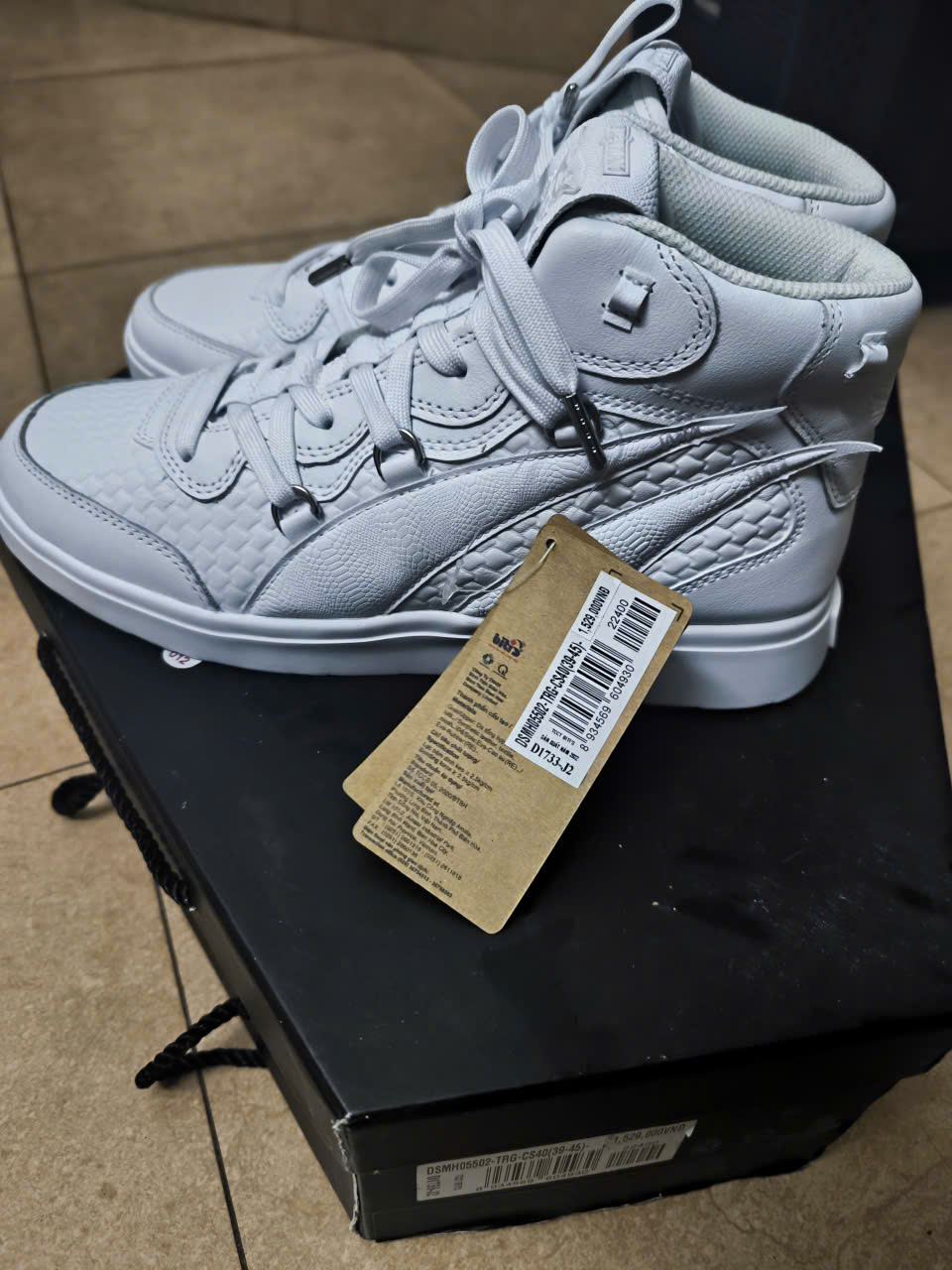 Giày Biti's Hunter Street size 40 mới 100% nguyên tem