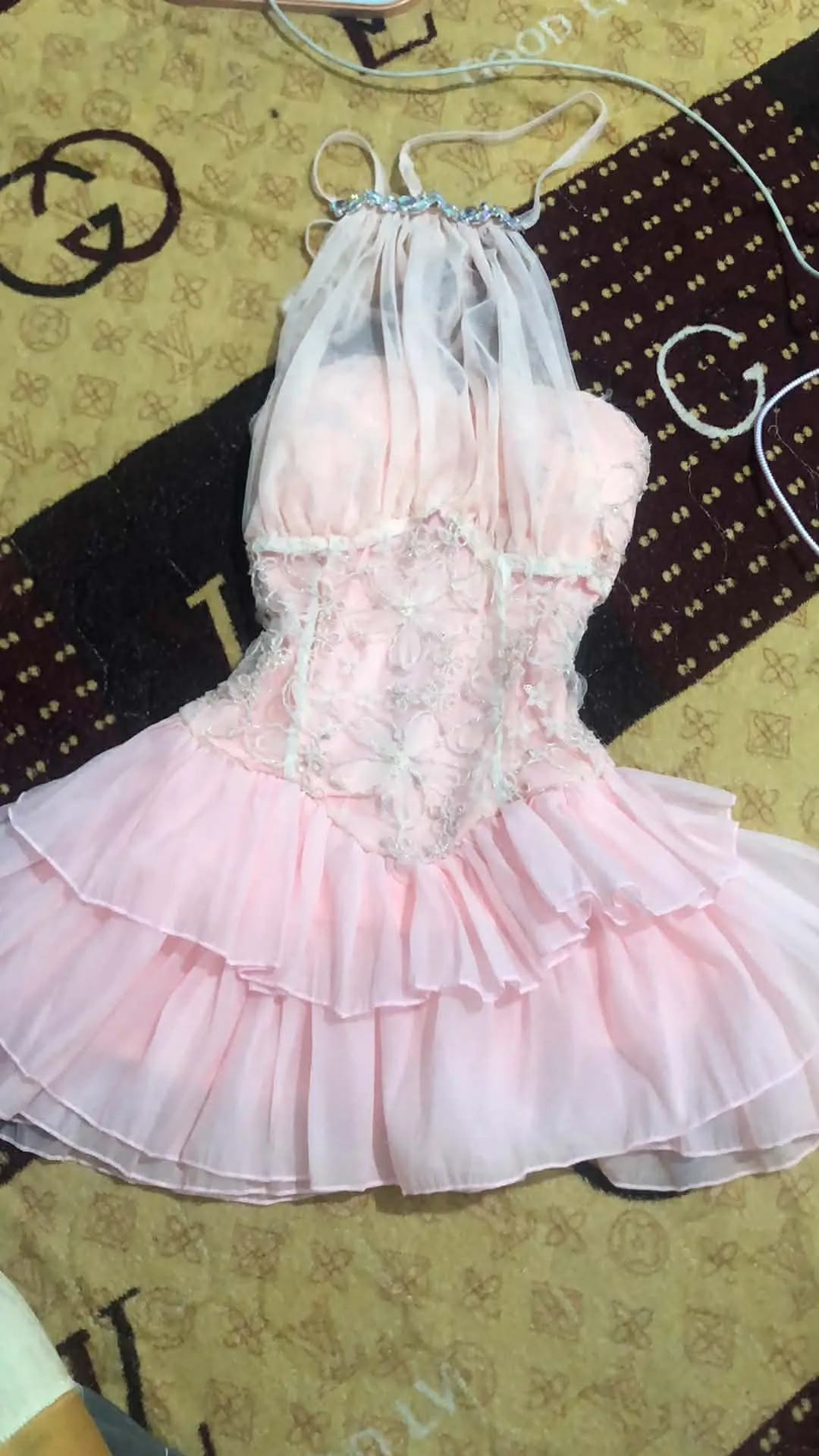 váy nữ hai dây màu hồng nhạt dáng xoè ren hoa phong cách tiểu thư dễ thương 