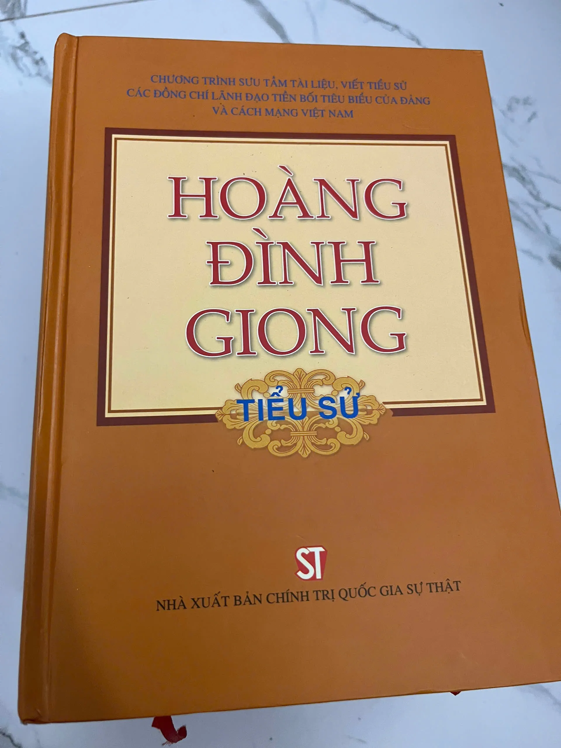 Hoàng Đình Giong - Tiểu sử - Chương trình sưu tầm tài liệu Đảng