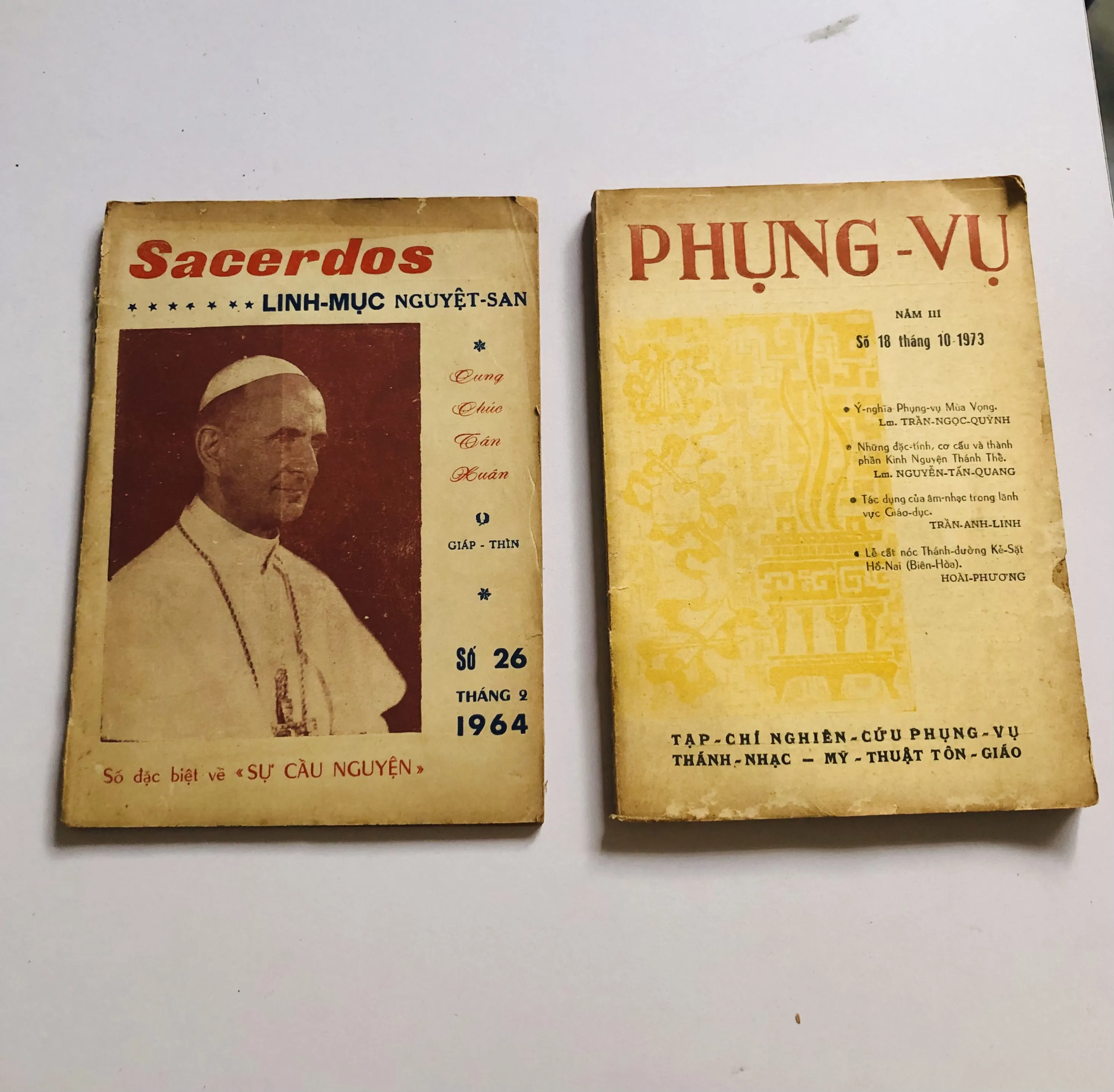 2 CUỐN TẠP CHÍ CÔNG GIÁO XƯA 1964 & 1973