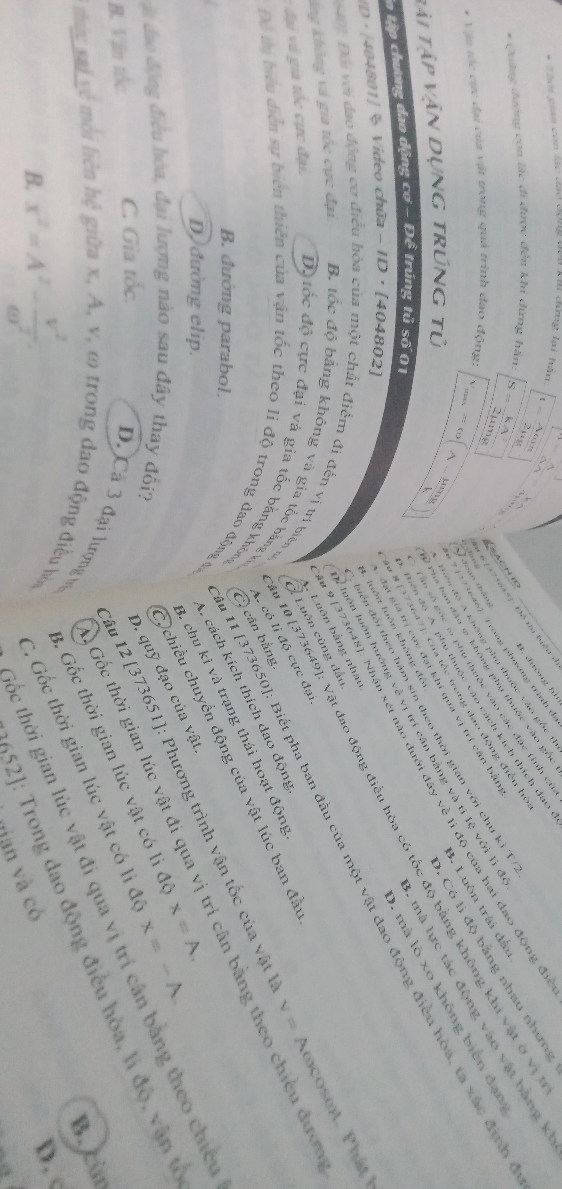 Sách câu hỏi lý thuyết trọng tâm môn Hoá / LÝ học ôn thi THPT và luyện thi ĐGNL  MoonBook 198339