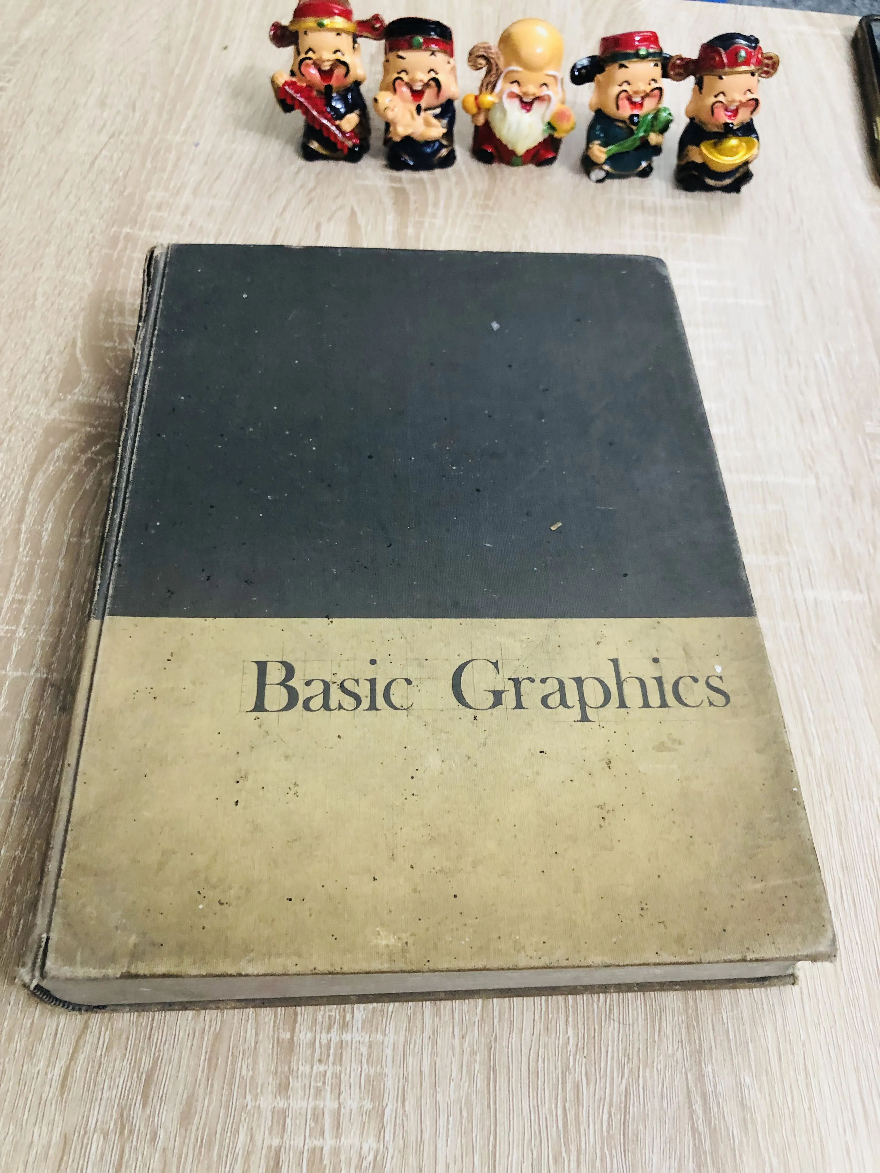 Basic Graphics (sách mỹ thuật – thiết kế đồ họa cổ điển)
