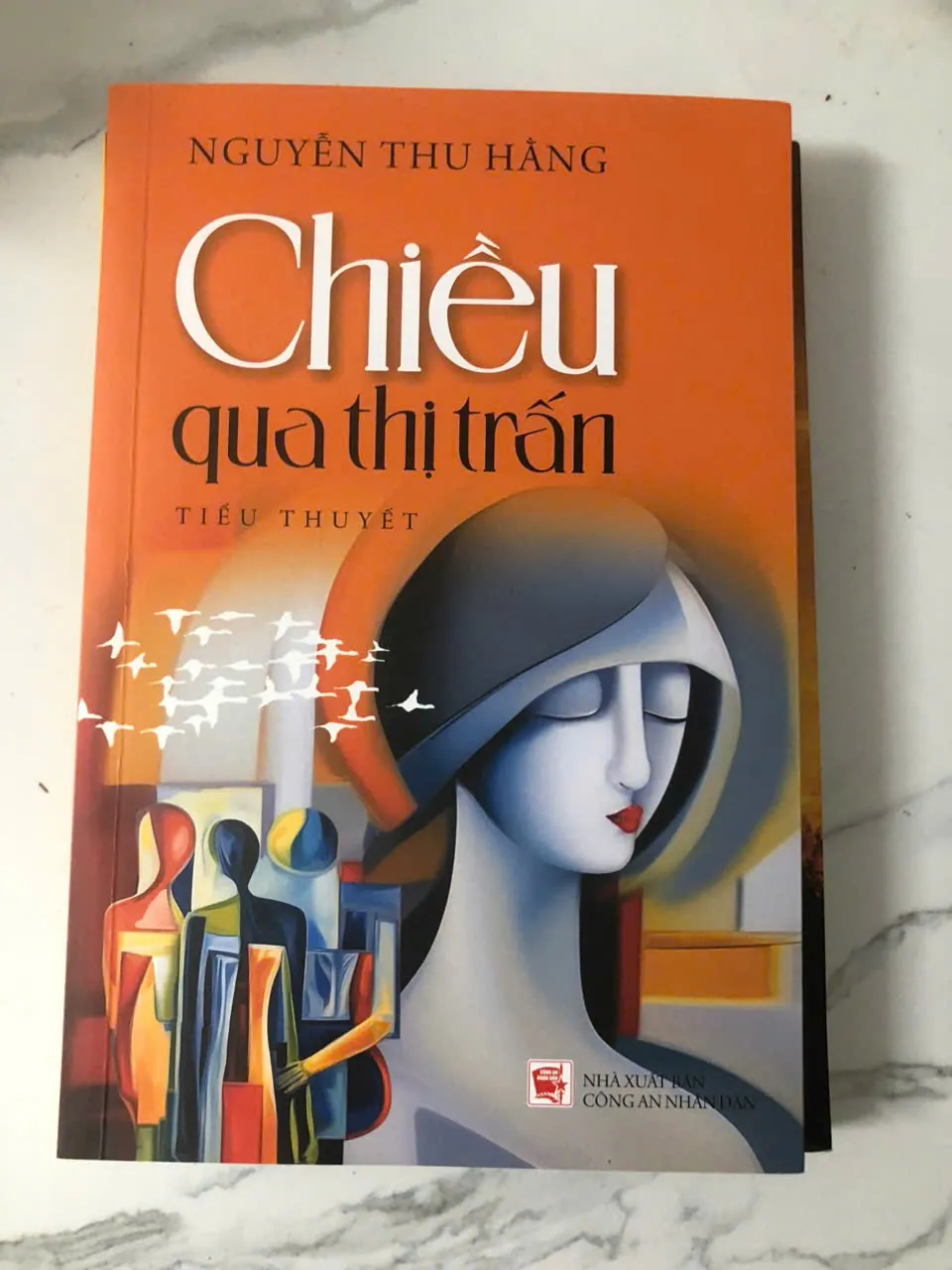 Chiều Qua Thị Trấn - Nguyễn Thu Hằng