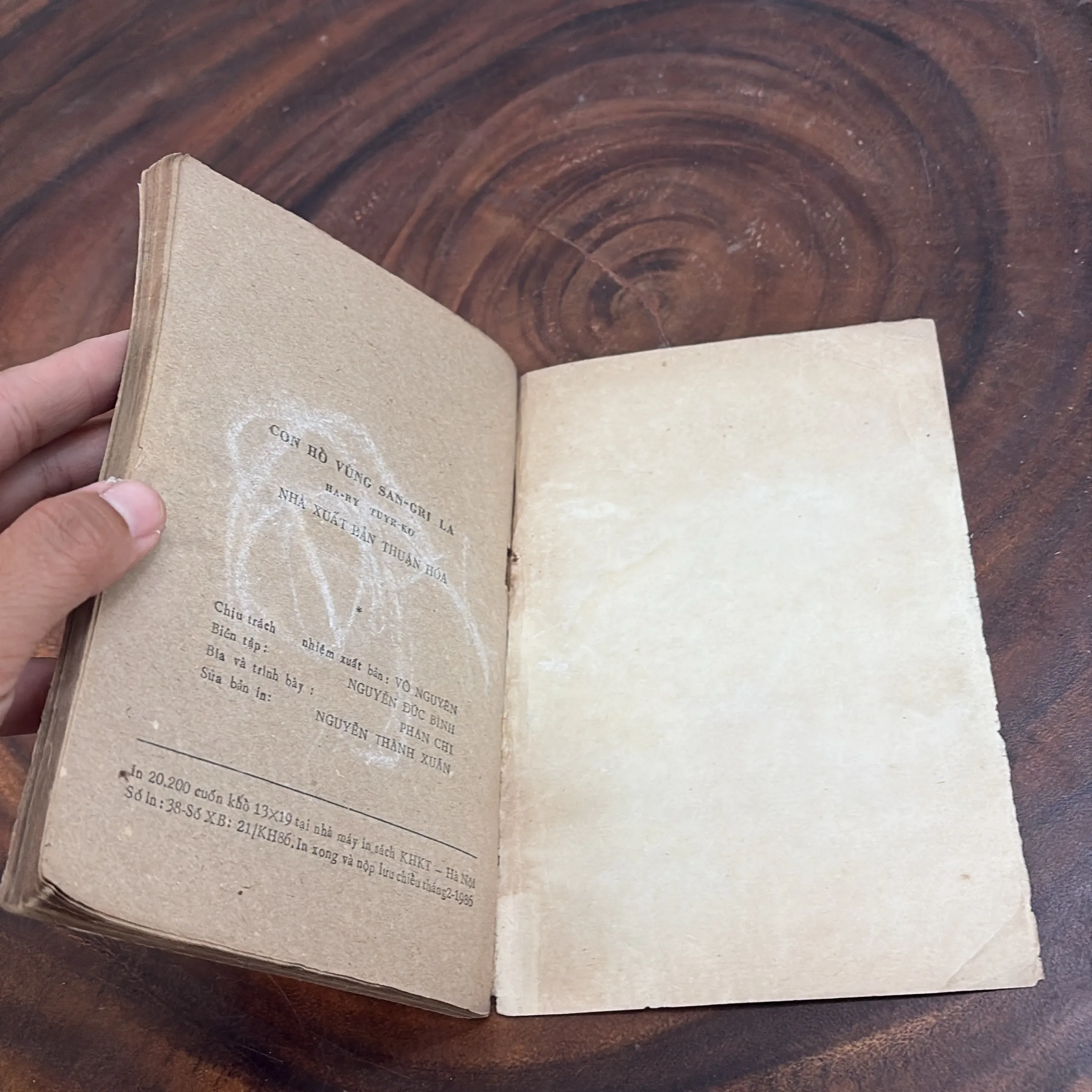 II Văn Học: Con Hổ Vùng Sangrila - HARY TUYRKƠ - 1986 1005269