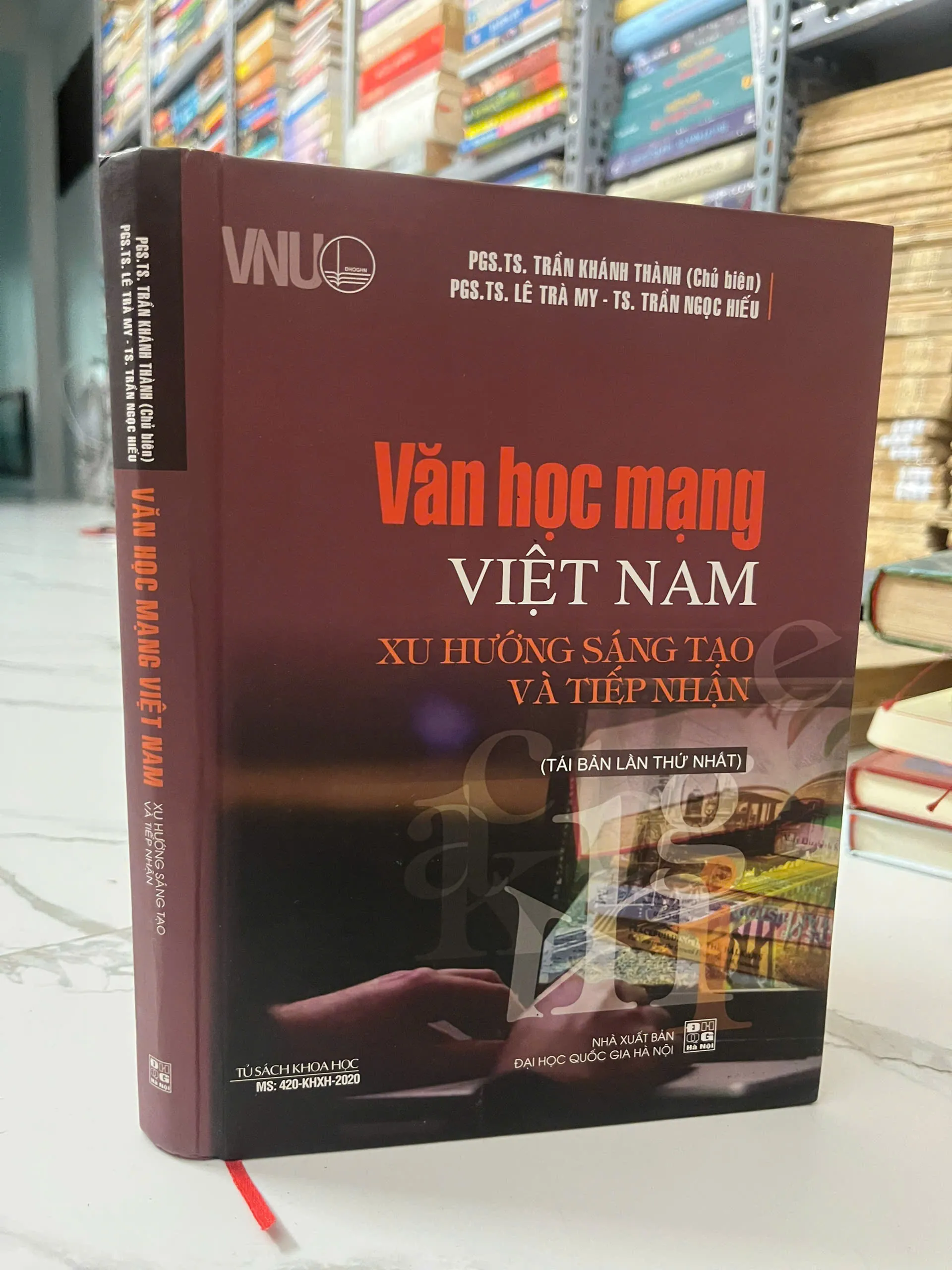 Văn học mạng Việt Nam (Tái bản lần thứ nhất) - PGS.TS. Trần Khánh Thành (Chủ biên)