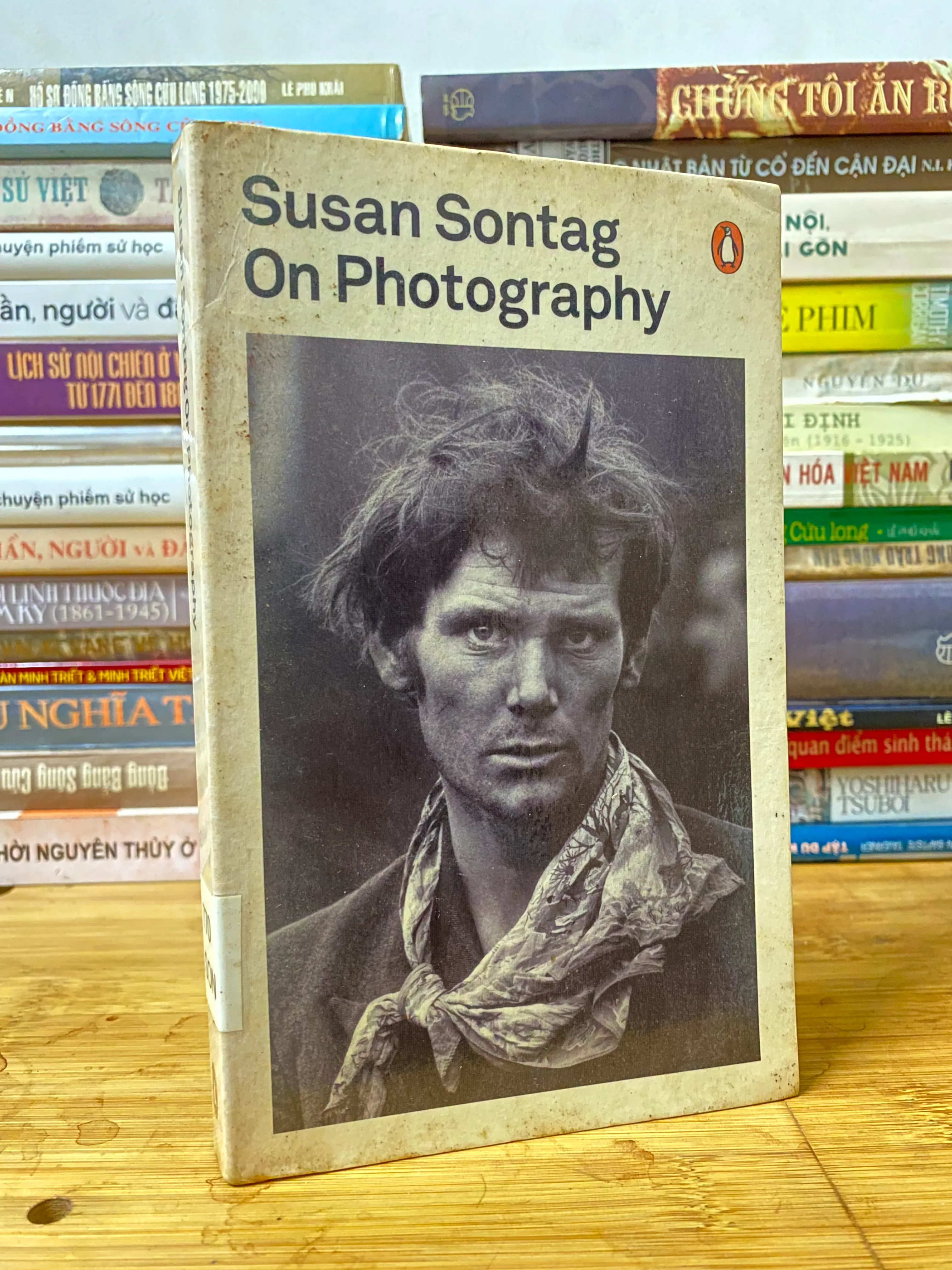 Sách cũ: On Photography - Susan Sontag