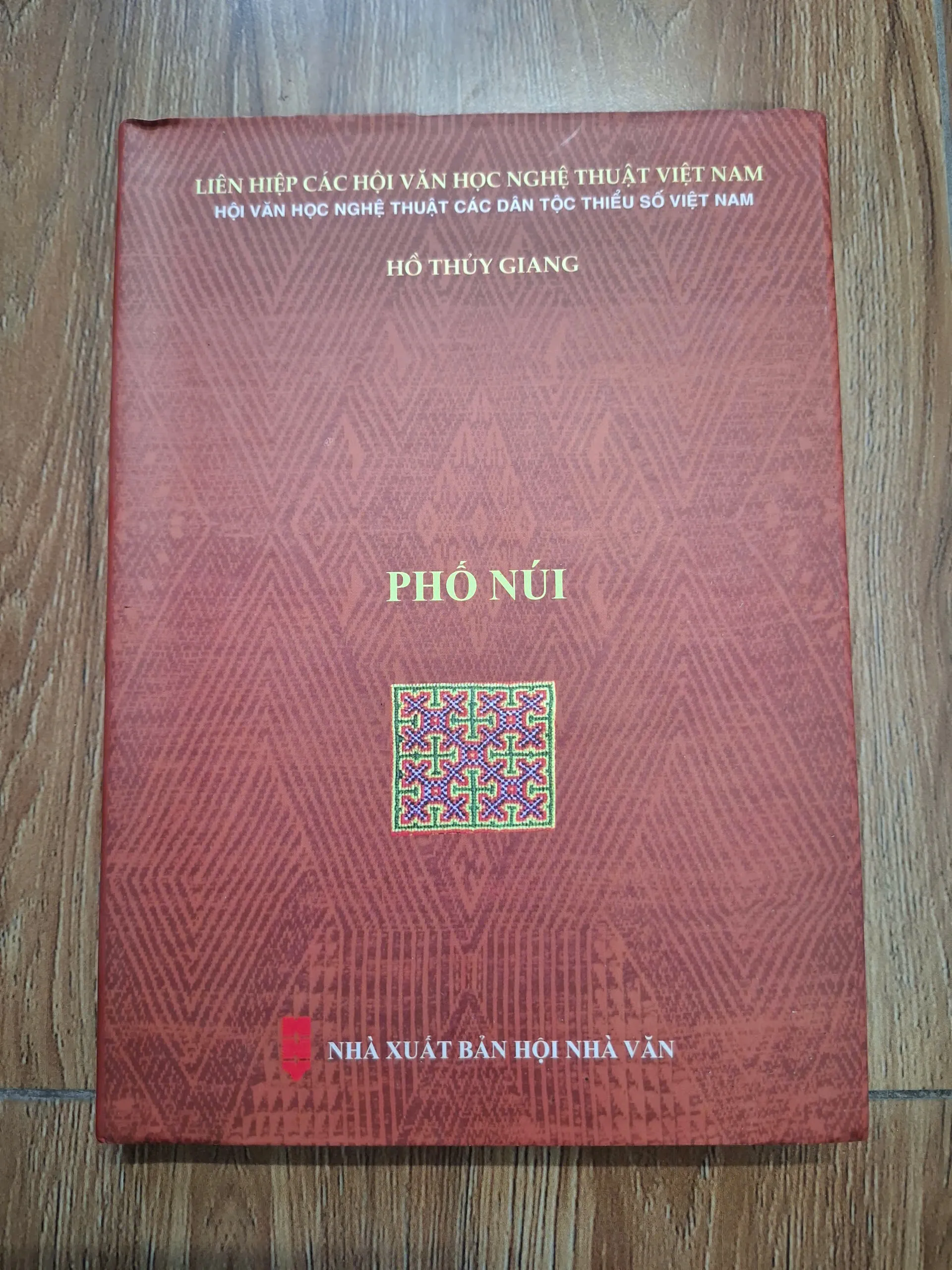 Phố núi - Hồ Thủy Giang - Truyện ngắn