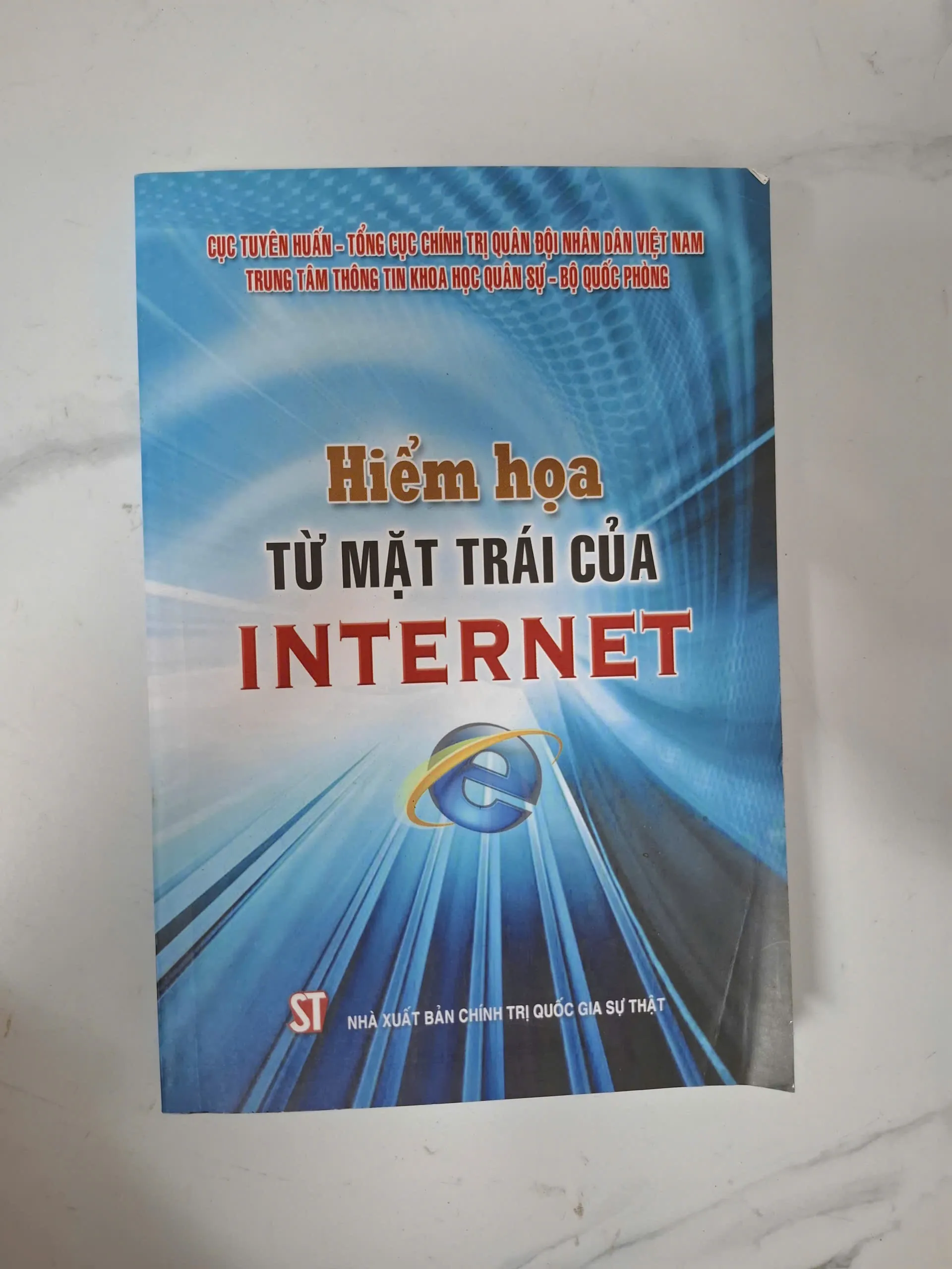 Hiểm họa từ mặt trái của Internet - Cục Tuyên huấn (QĐNDVN)