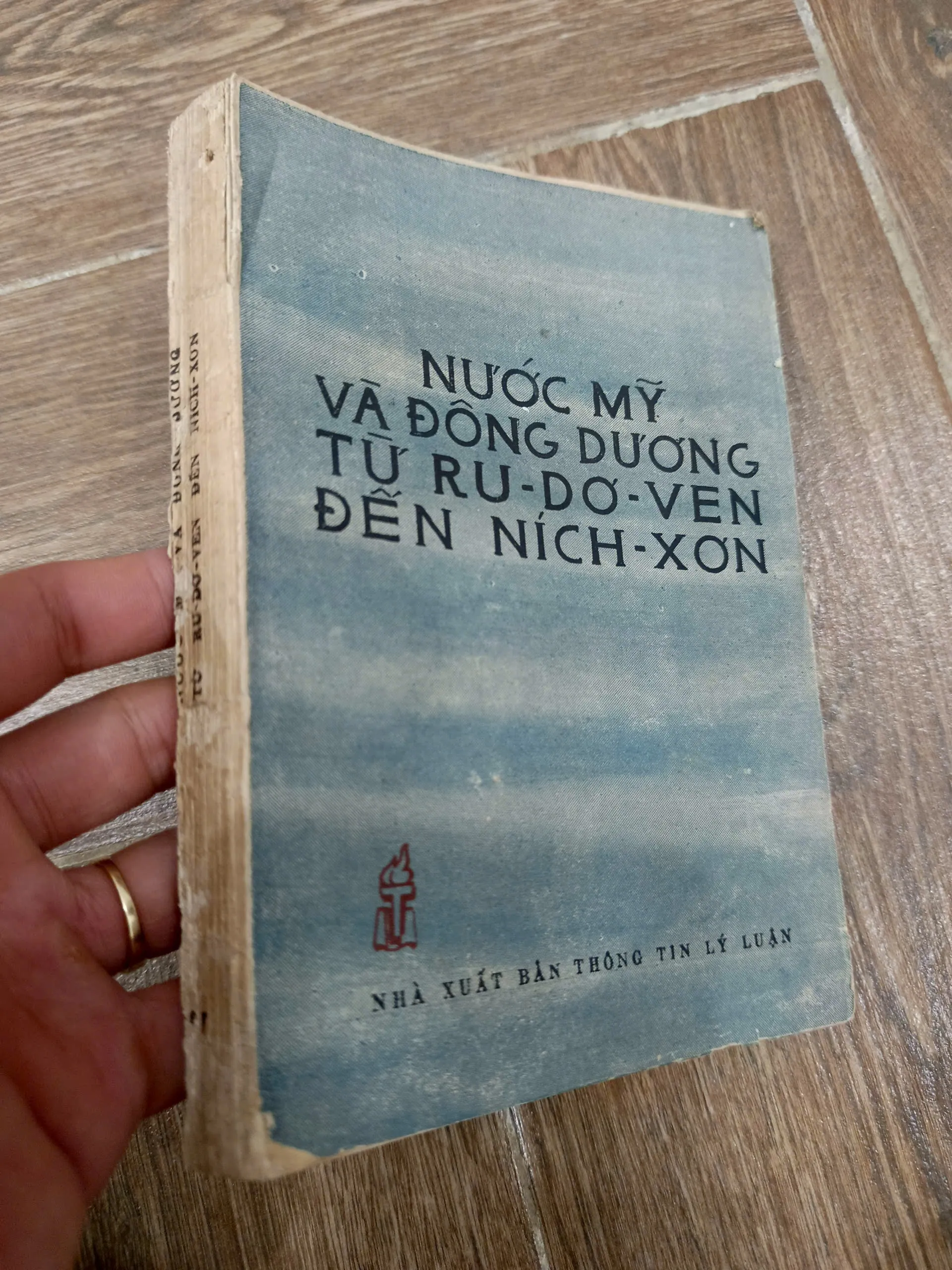 Nước Mỹ và Đông Dương từ Ru-dơ-ven đến Ních-xơn