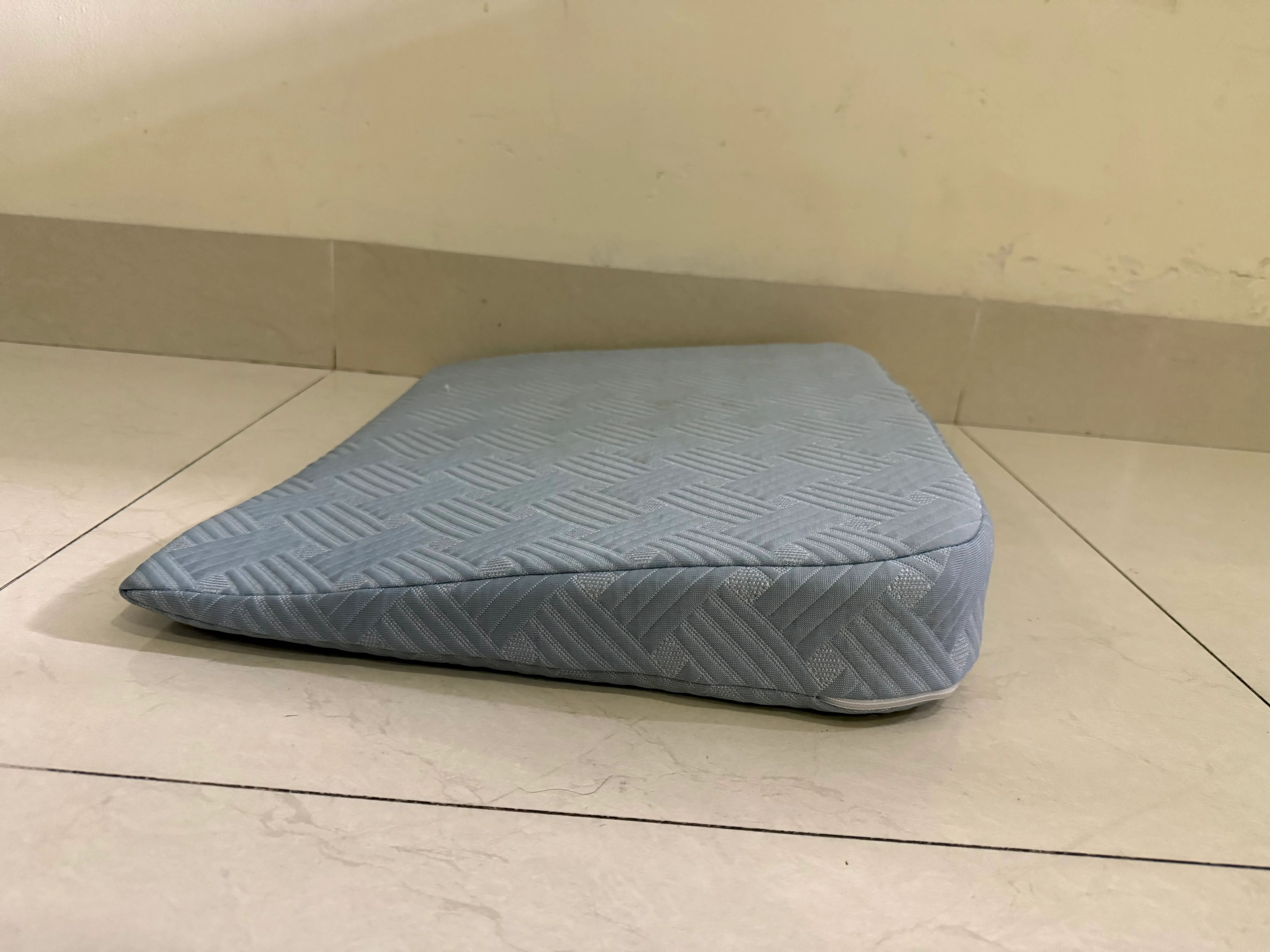 Gối chống trào ngược, gối cho bé uống sữa Ema 714001