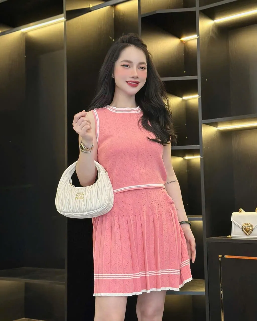 Túi xách Miu Miu đệm quilt màu be, trắng, đen nhỏ gọn, thời trang