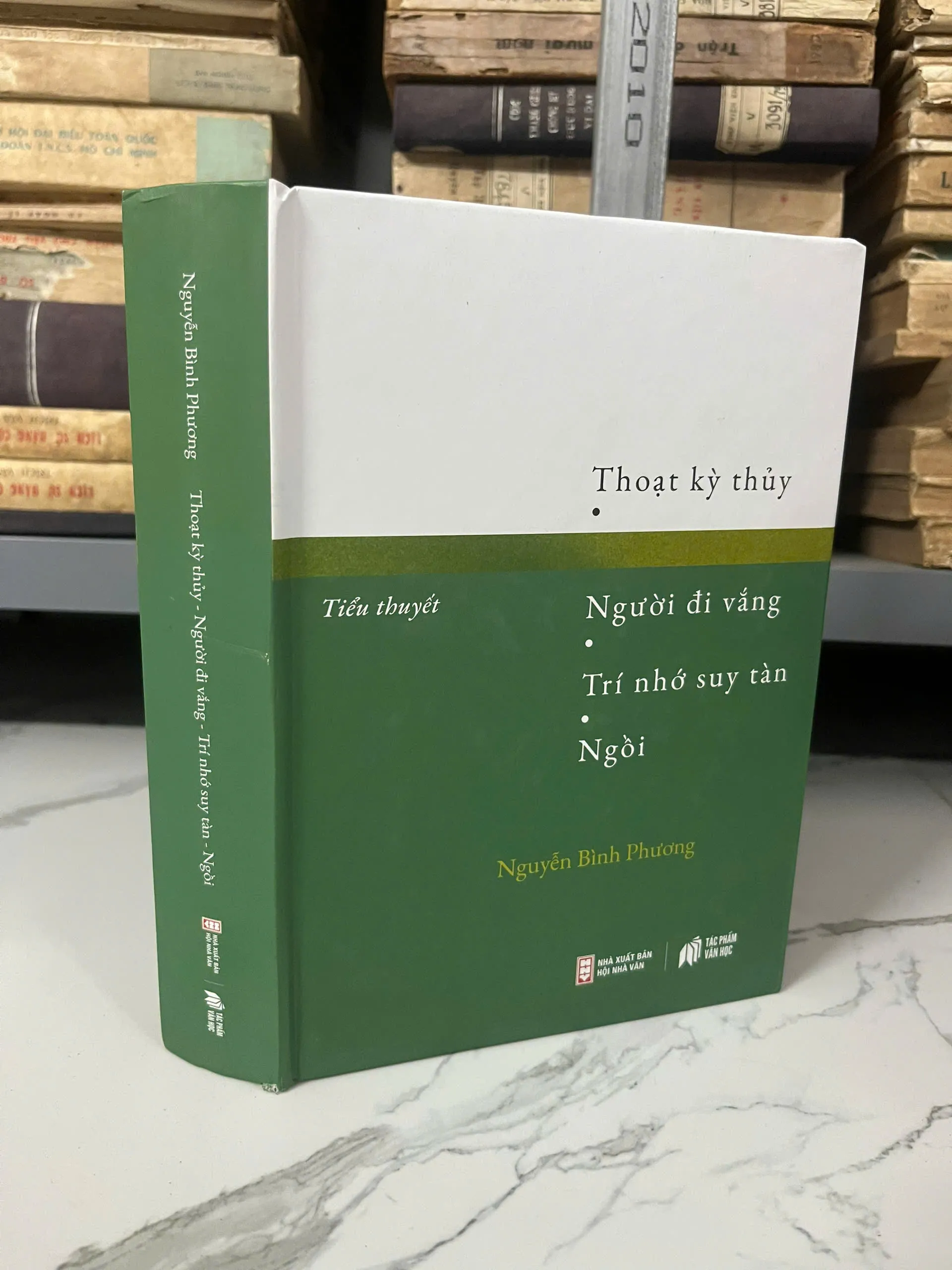 Thoát kỳ thủy (Người đi vắng - Trí nhớ suy tàn - Ngồi) - Nguyễn Bình Phương