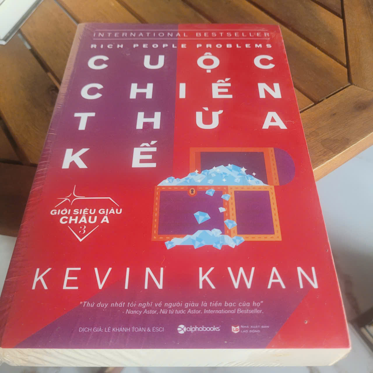 Cuộc chiến thừa kế	Kevin Kwan