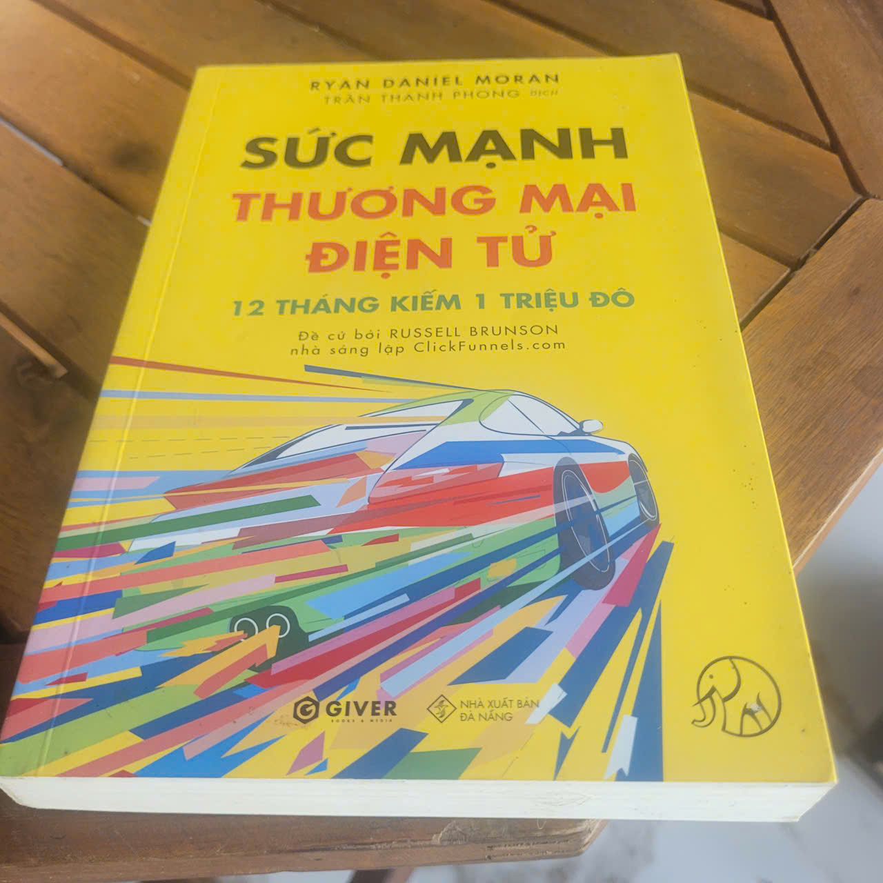 Sức mạnh thương mại điện tử	Không rõ (Giver Books xuất bản)