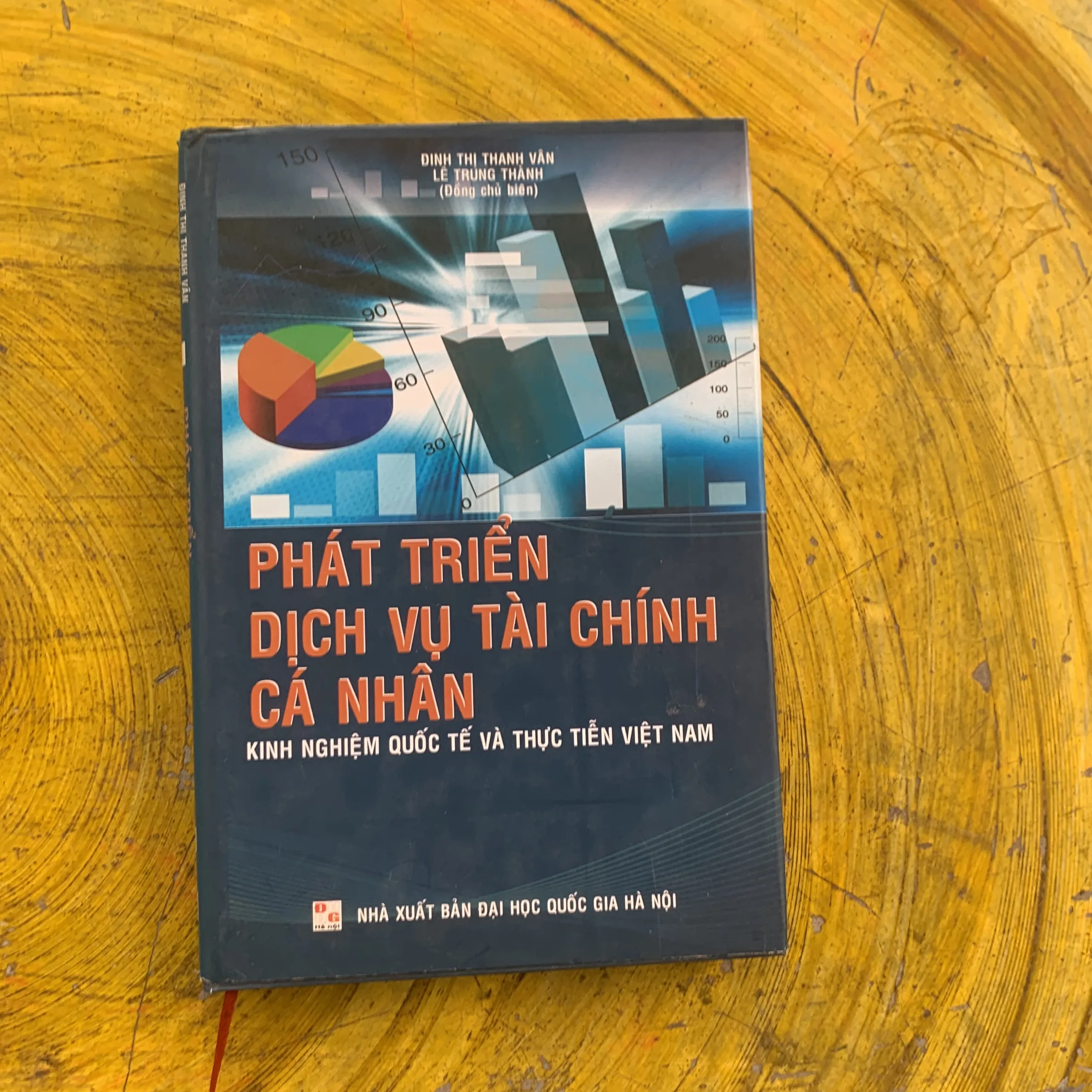 PHÁT TRIỂN DỊCH VỤ TÀI CHÍNH CÁ NHÂN - ĐINH THỊ THANH VÂN - LÊ TRUNG THÀNH
