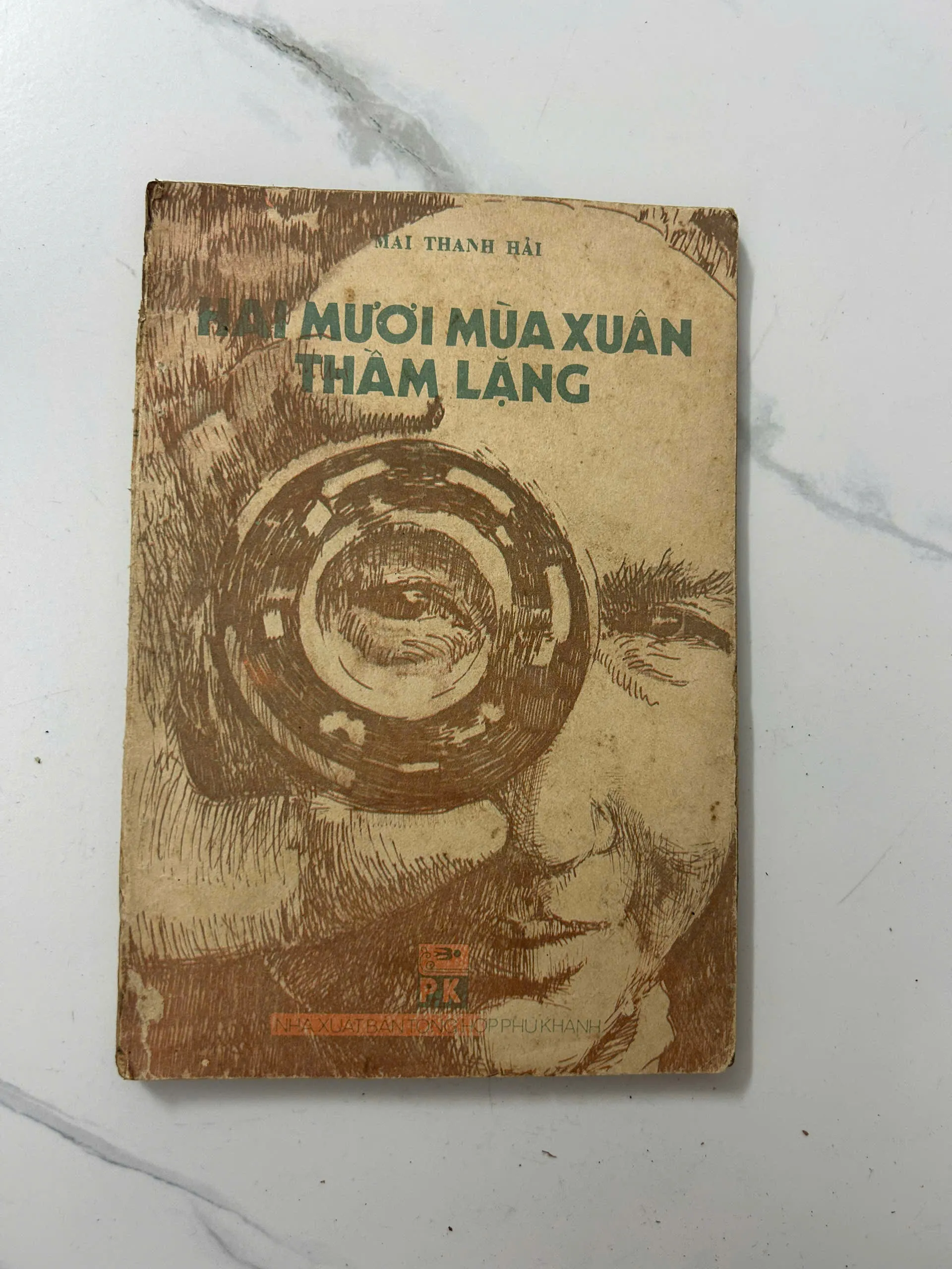 Hai mươi mùa xuân thầm lặng - Mai Thanh Hải
