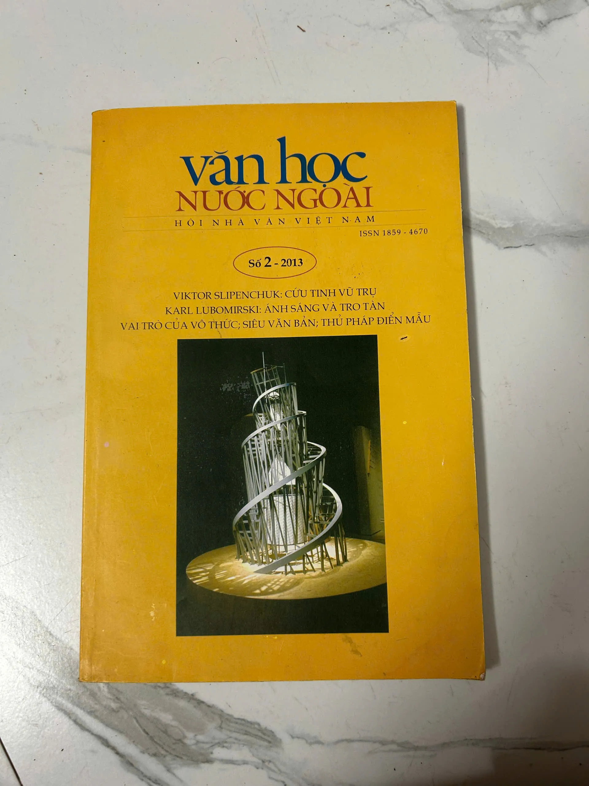 Tạp chí Văn học nước ngoài (Số 2 - 2013) – Hội Nhà văn Việt Nam