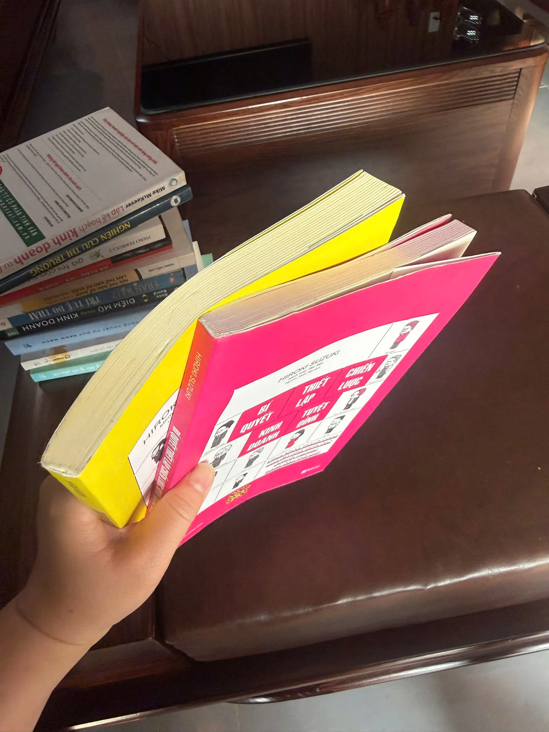 COMBO 2 SÁCH TINH HOA HỘI TỤ + BÍ QUYẾT THIẾT LẬP CHIẾN LƯỢC KINH DOANH TUYỆT ĐỈNH- K2 1001193